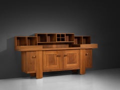 Credenza geometrica in noce di Silvio Coppola per Bernini
