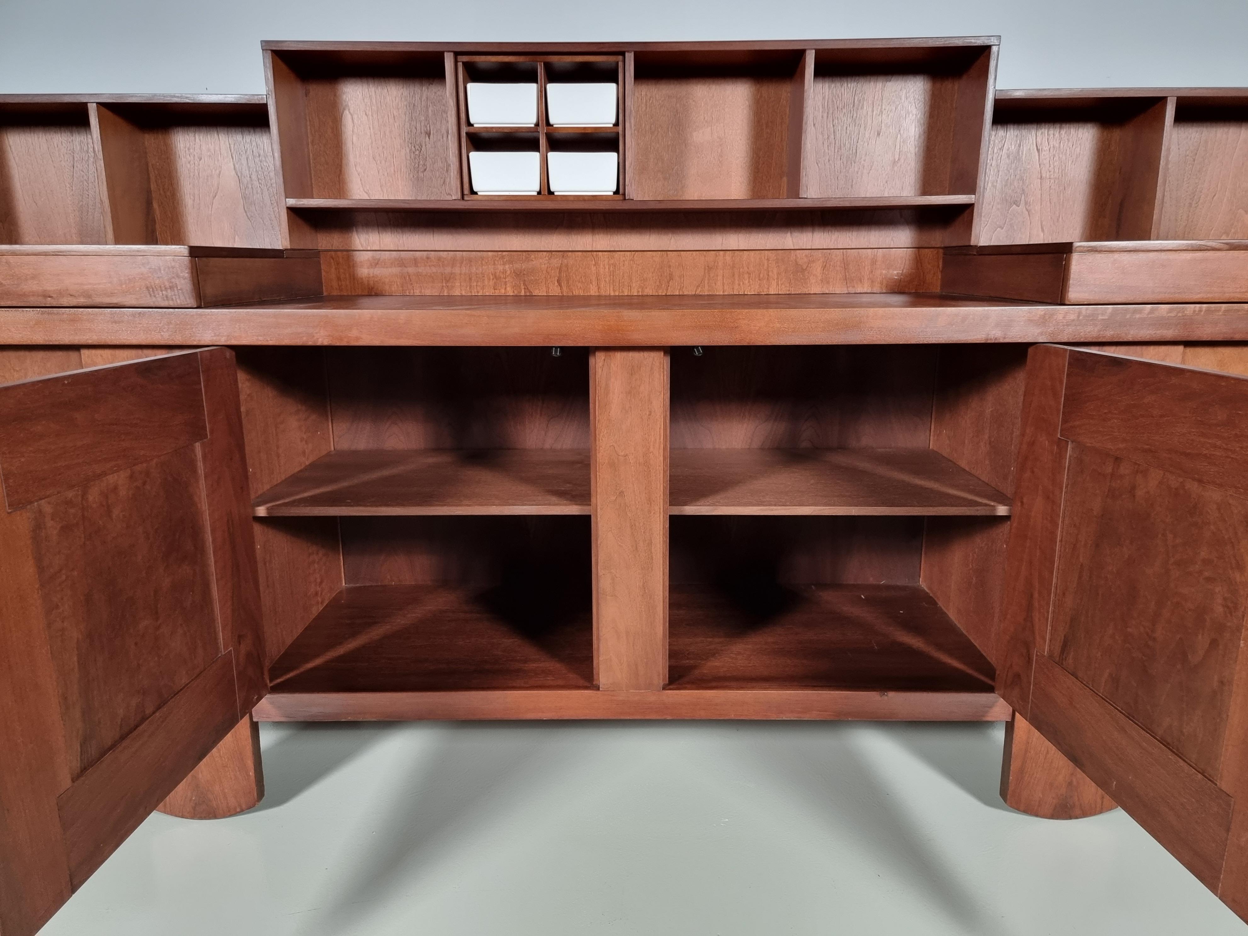 Silvio Coppola for Bernini Large Buffet/Sideboard in Walnut Wood, 1960s In Good Condition In amstelveen, NL