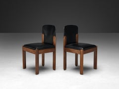 Paire de chaises de salle à manger en noyer et cuir noir Silvio Coppola pour Bernini