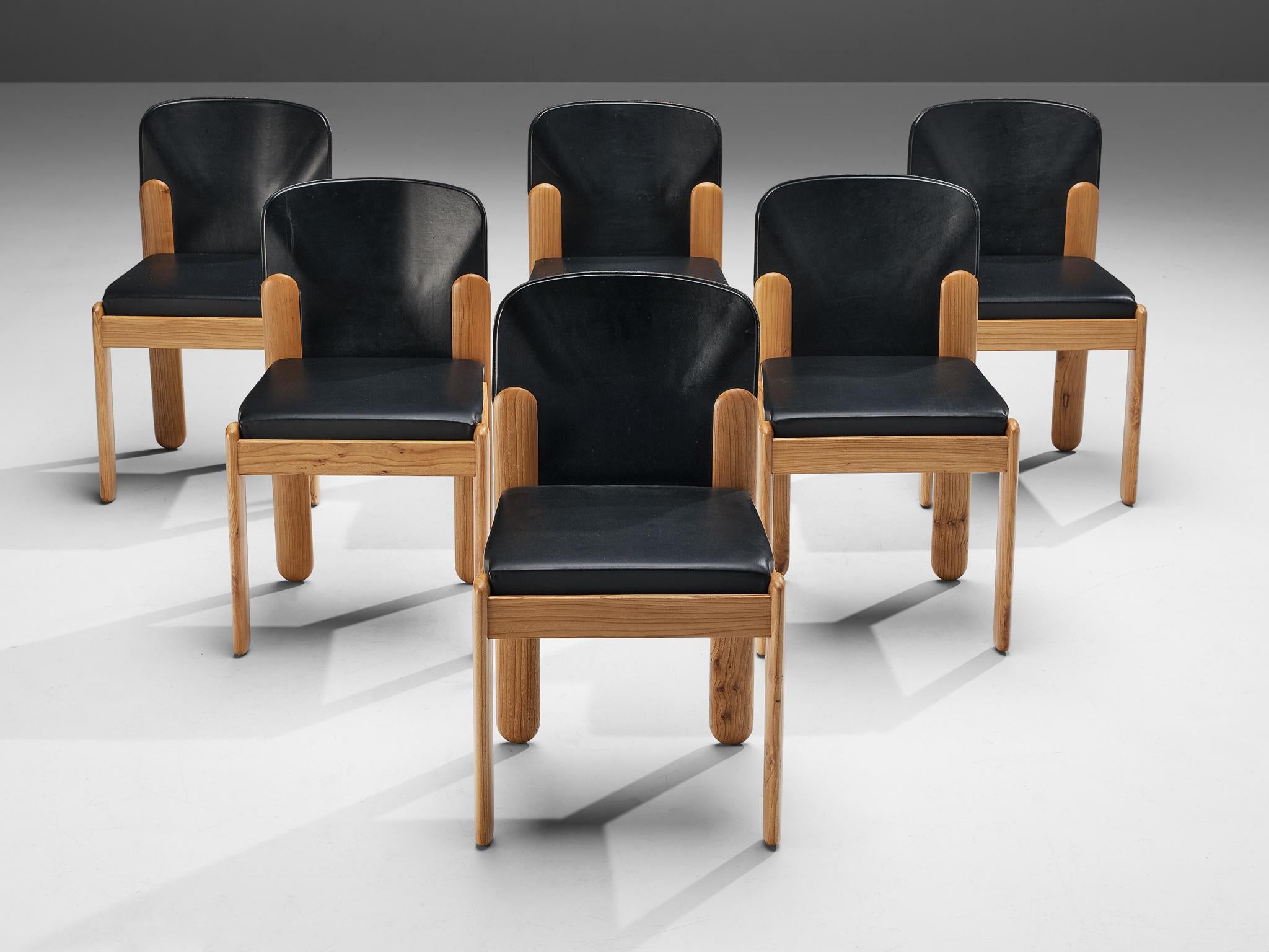 Silvio Coppola for Bernini, six dining chairs model 330, black leather, elm, Italy, 1960s

Wonderful set of six dining chairs by Italian designer Silvio Coppola. These aesthetically well balanced chairs strongly convince with the contrast between