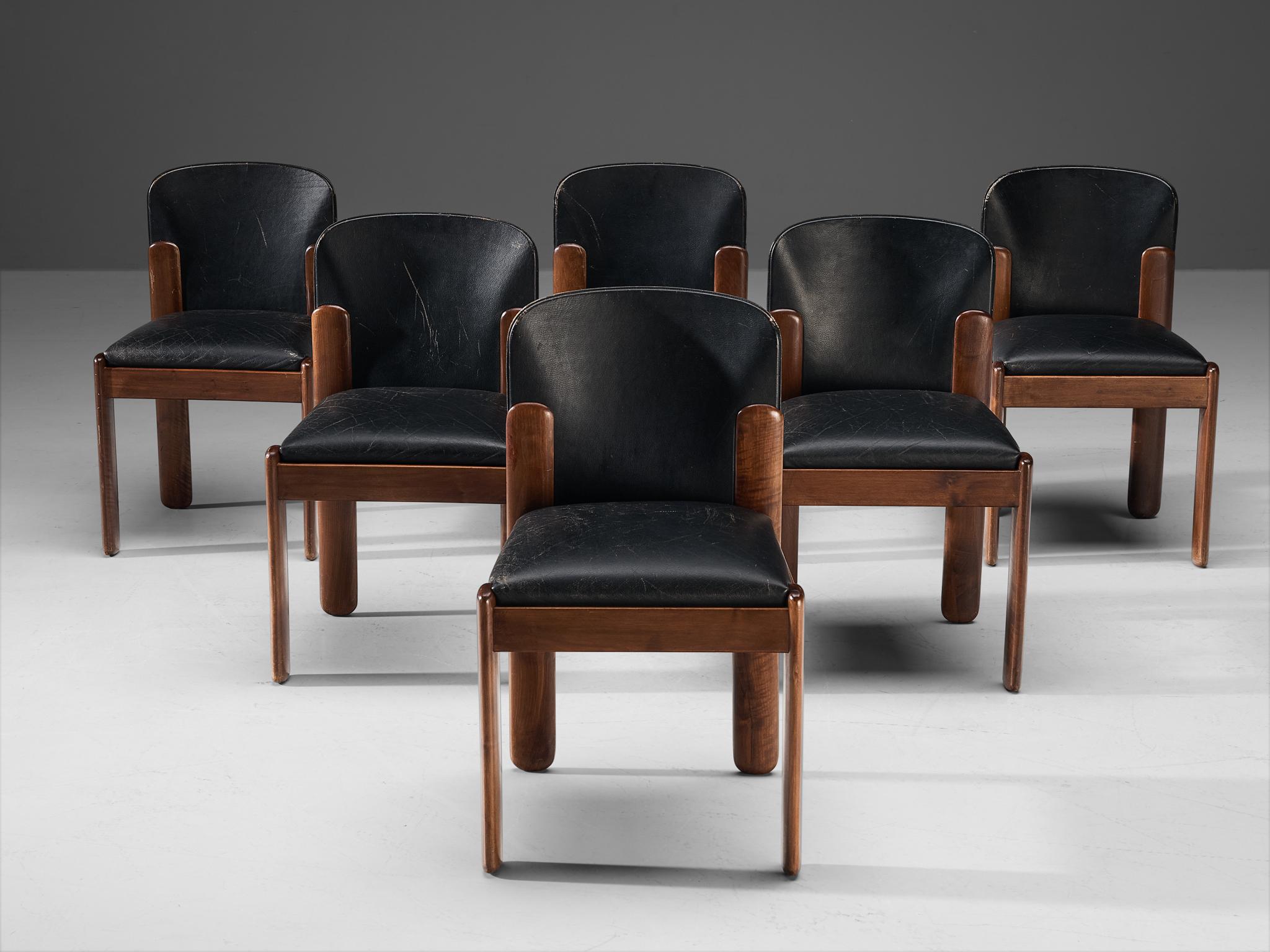 Silvio Coppola for Bernini, six dining chairs, model '330', black leather, stained walnut, Italy, 1960s

Wonderful set of six dining chairs by Italian designer Silvio Coppola. These aesthetically well balanced chairs strongly convince with the