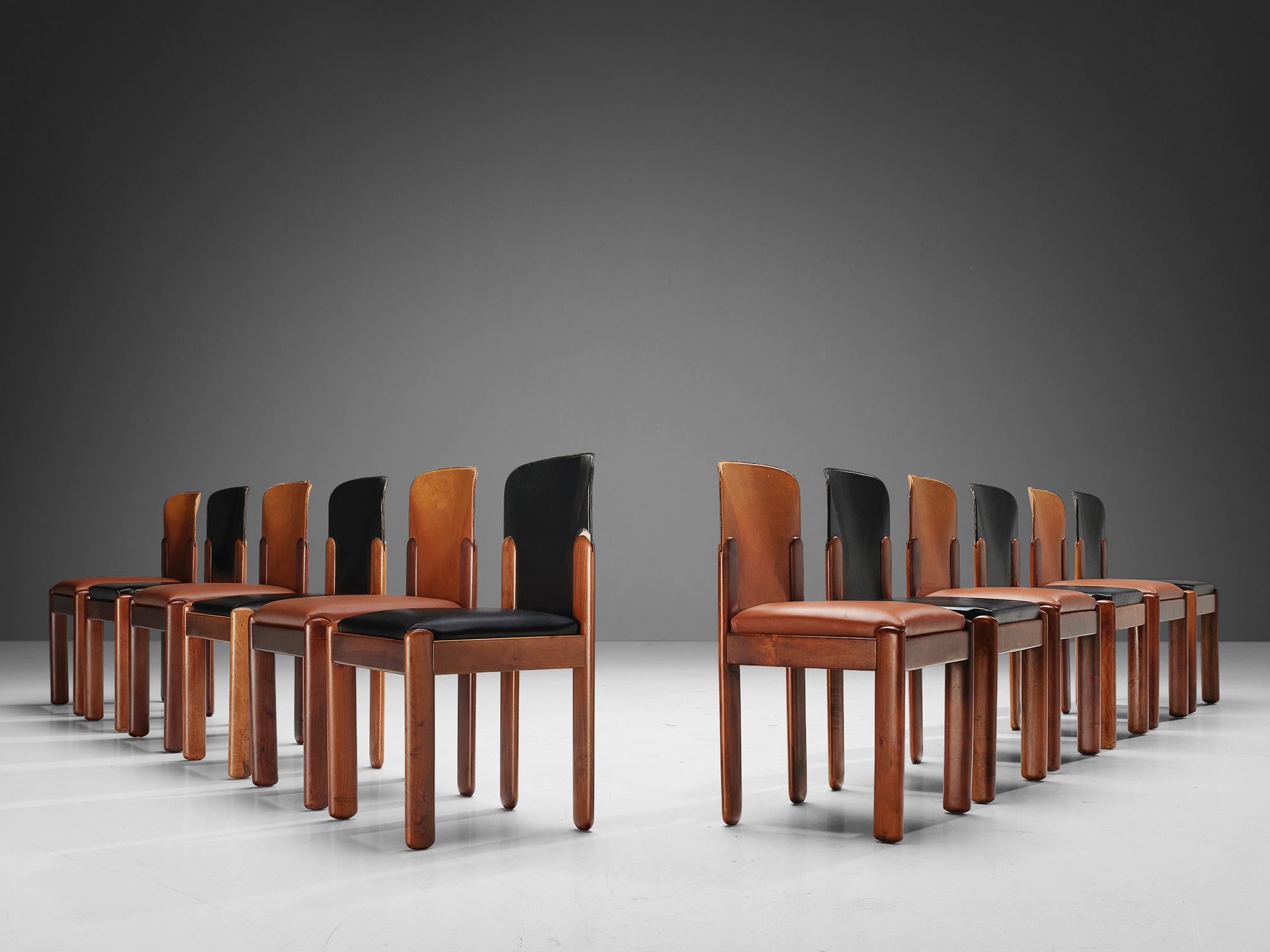 Silvio Coppola for Bernini, set of twelve dining chairs model 330, leather, stained beech, Italy, 1960s

Wonderful set of twelve dining chairs by Italian designer Silvio Coppola. These aesthetically well-balanced chairs strongly convince with the