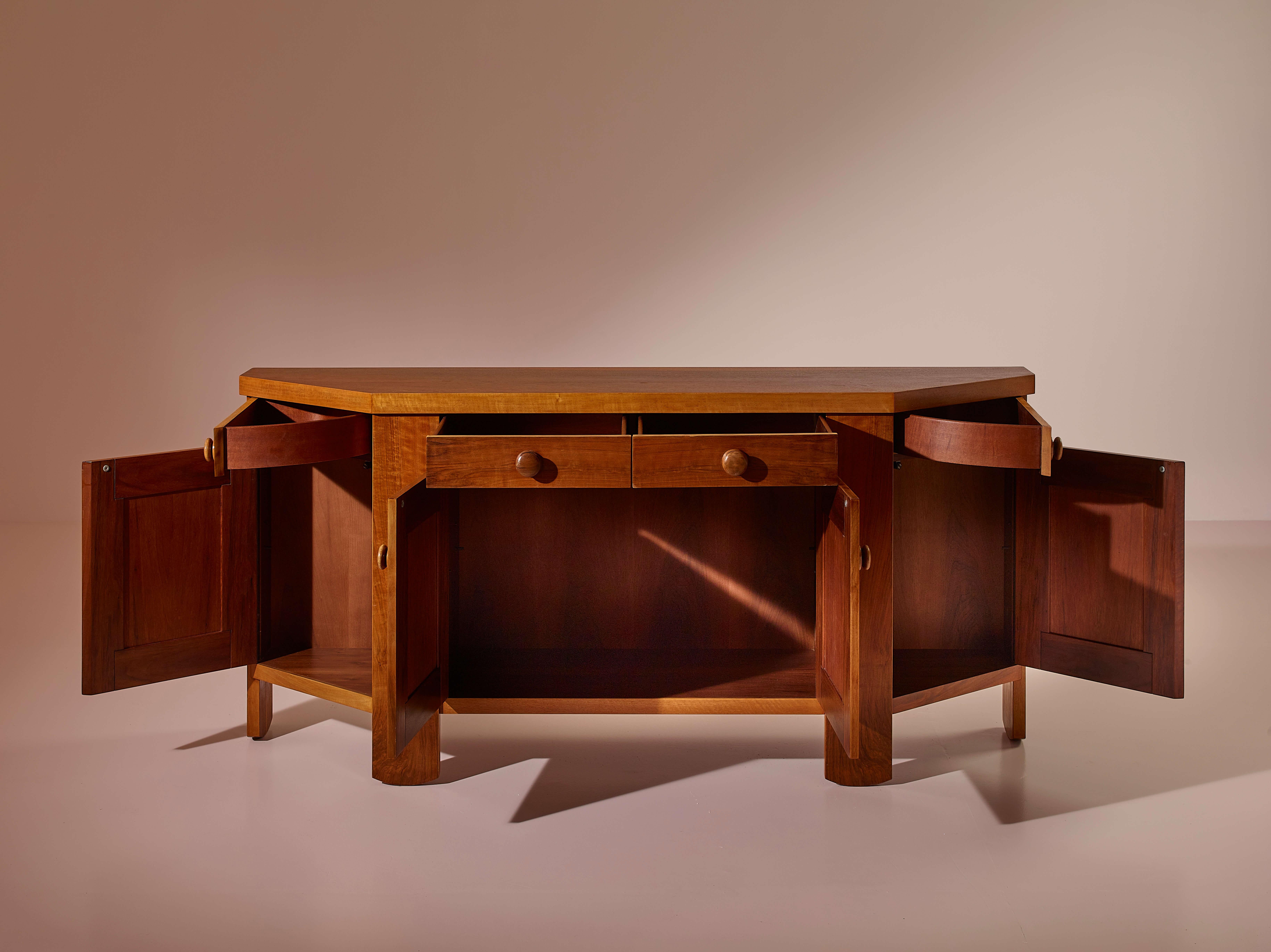 Silvio Coppola walnut sideboard by Bernini, Italy, 1960s In Good Condition For Sale In Chiavari, Liguria