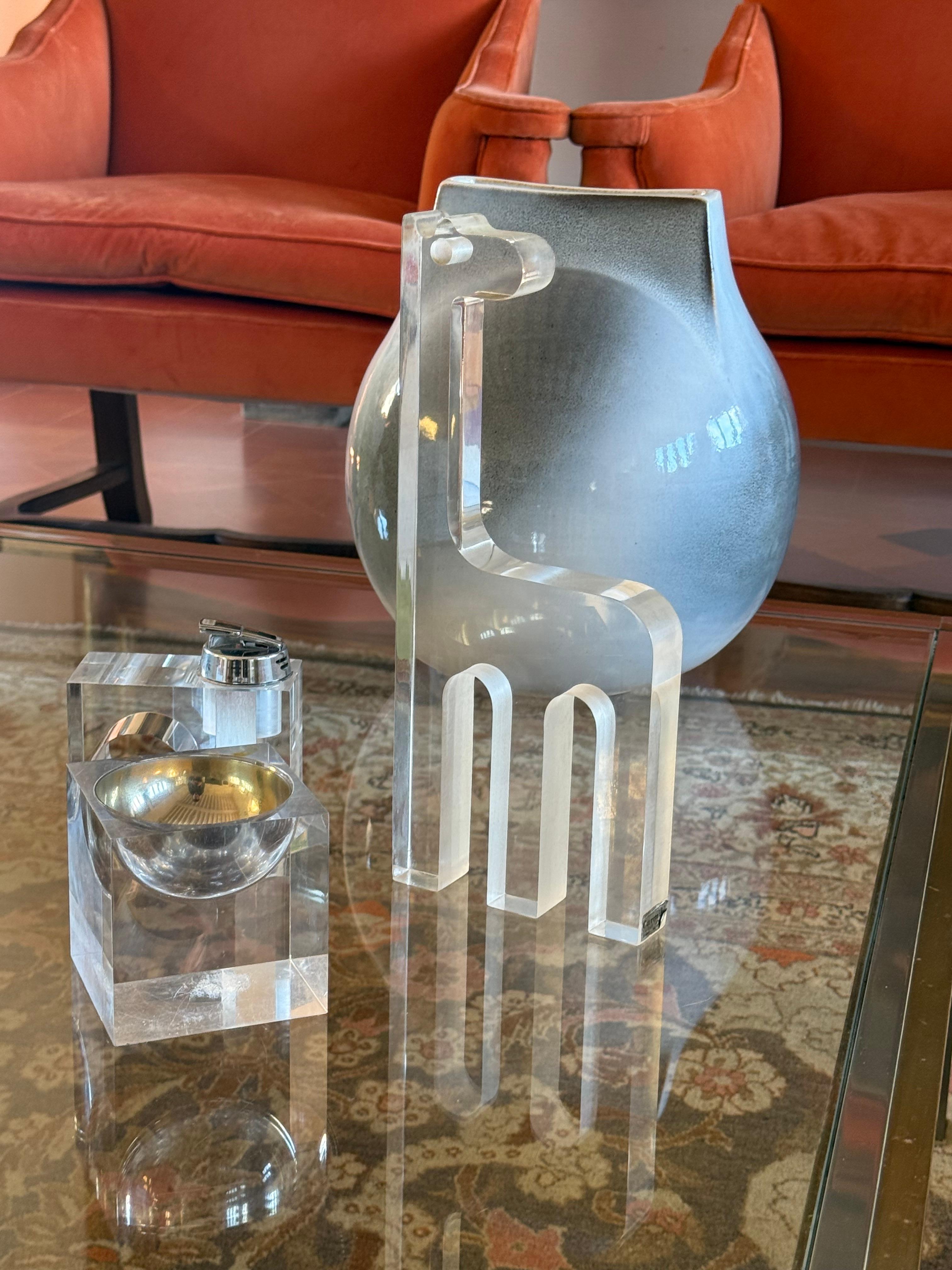 Silvio Russo, escultura jirafa de lucite, Guzzini Italia años 70 Lucite en venta