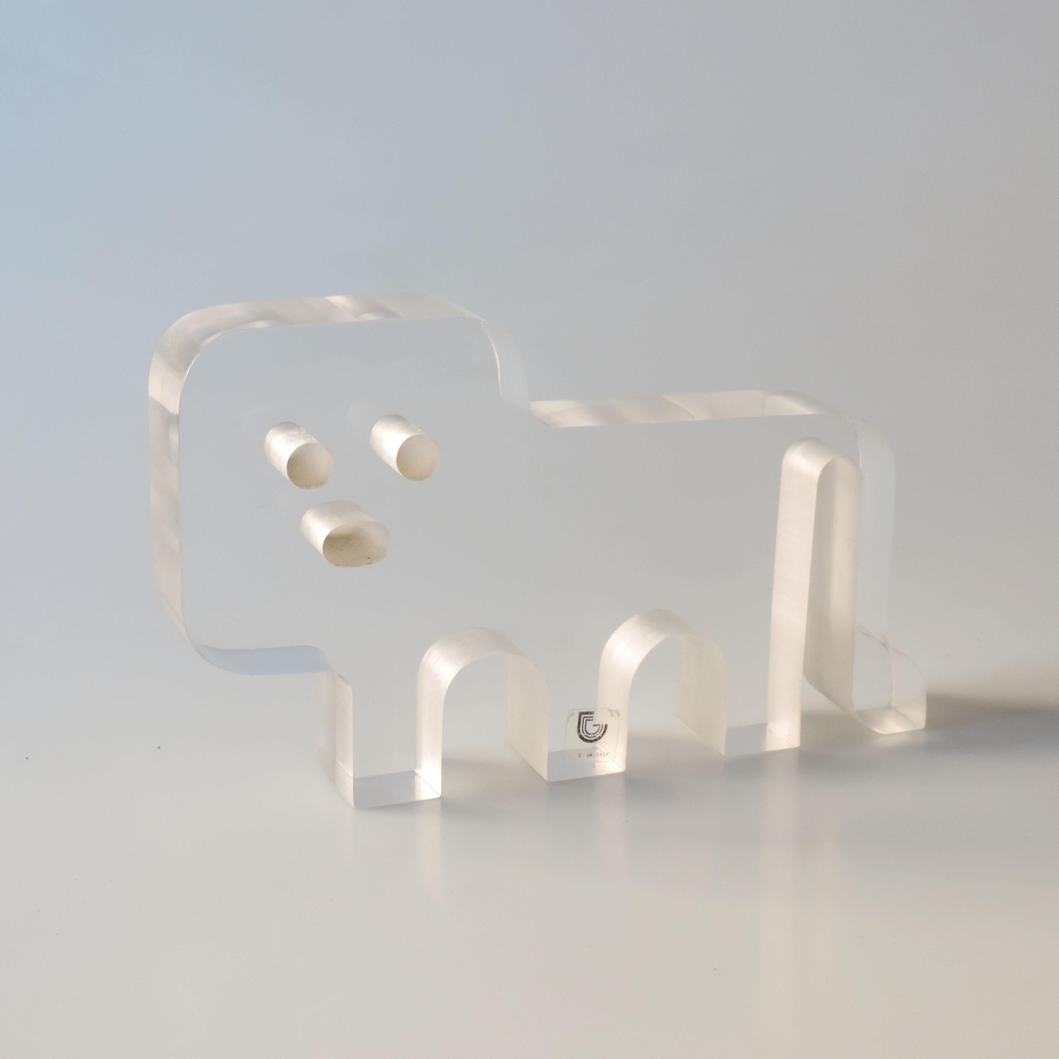 Leone da collezione in plexiglass degli anni '70 di Silvio Russo per Guzzini.
Etichetta originale.