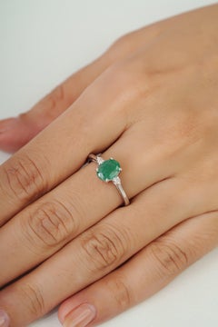 Silvorra 1.36 Carat Oval Cut Emerald & Diamond Solitaire Ring in Sterling Silver