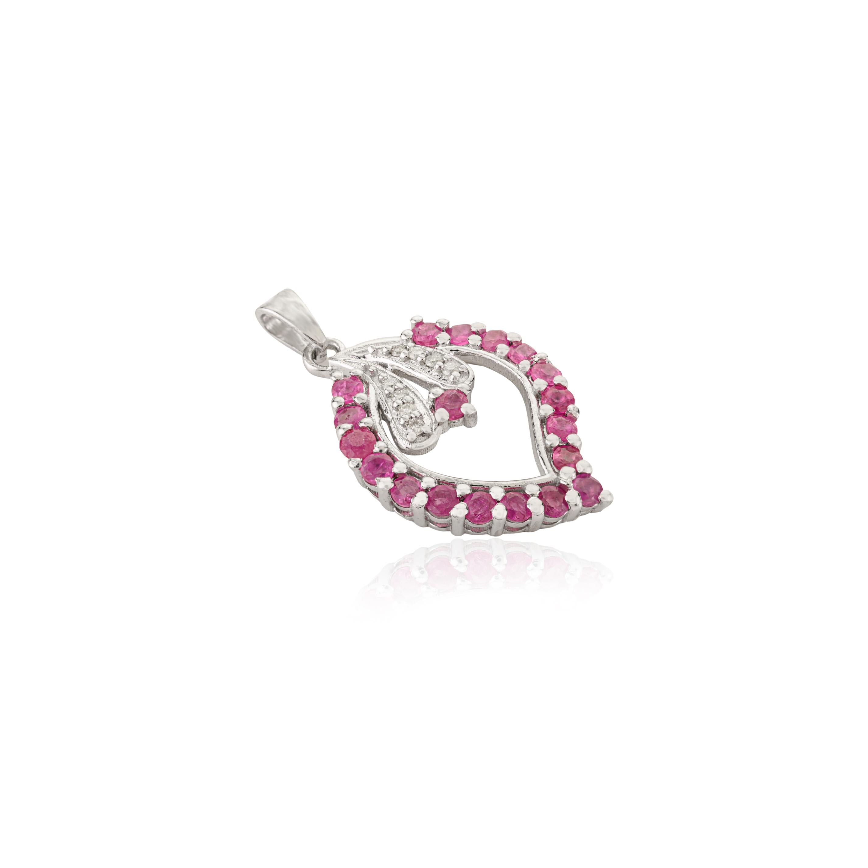 Contemporaneo Ciondolo a forma di foglia floreale in argento 925 con rubino naturale e diamante da 1,45 carati di Silvorra. in vendita
