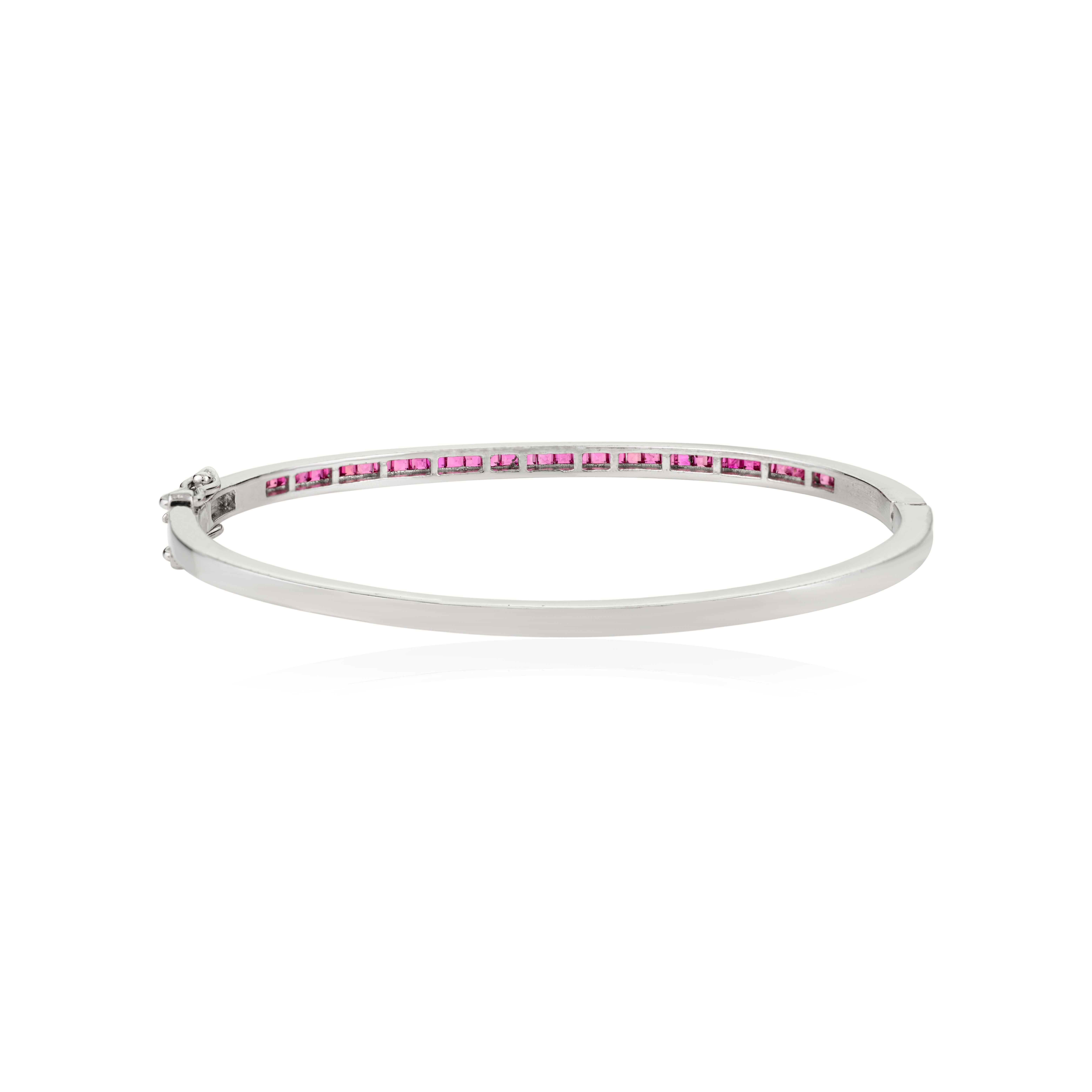 Silvorra 1.6 Ct Natural Ruby Stackable Silver Bangle Bracelet for New Year Gift For Sale 3
