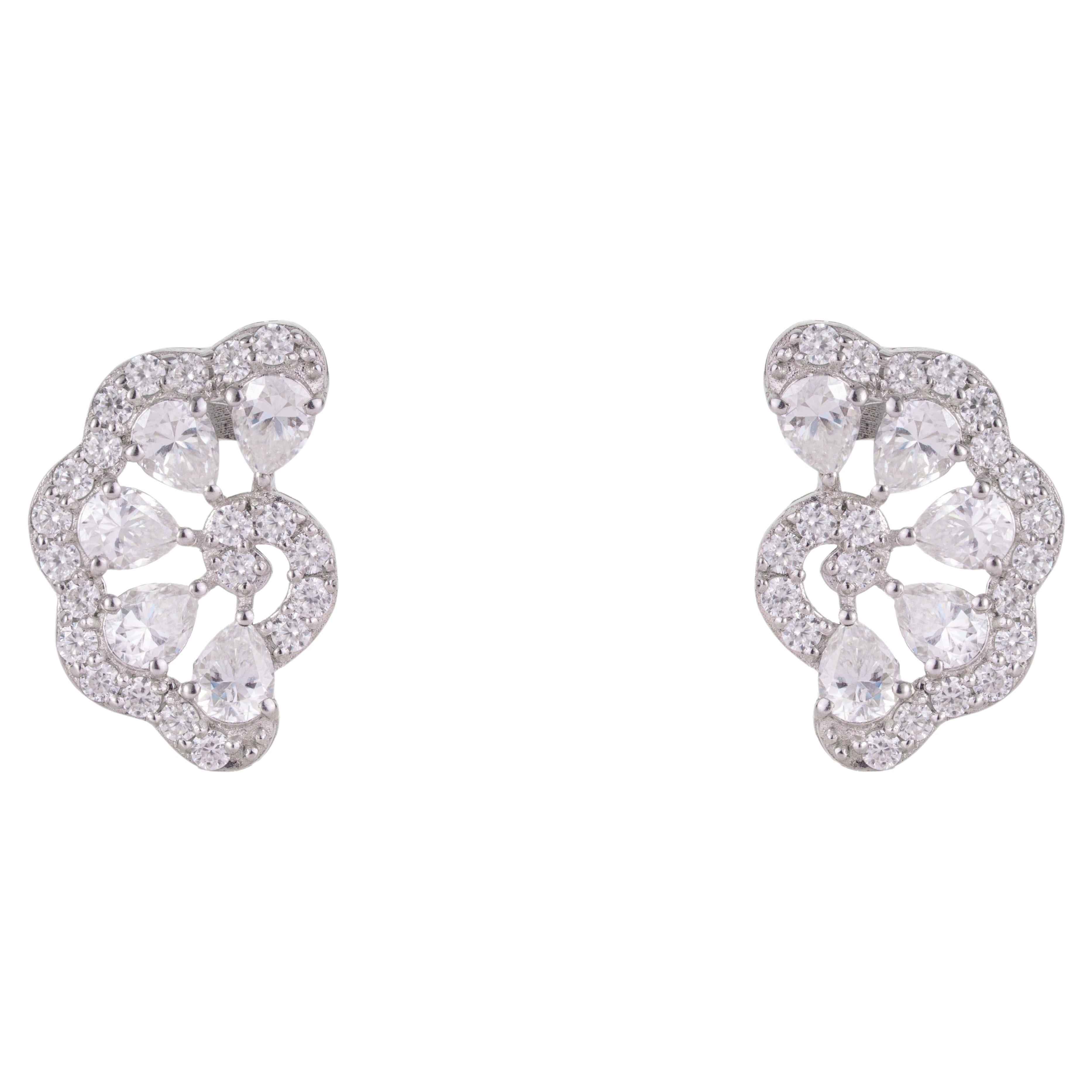 Pendientes de botón Silvorra de 2,02 ct con un delicado racimo de moissanitas en plata de ley en venta