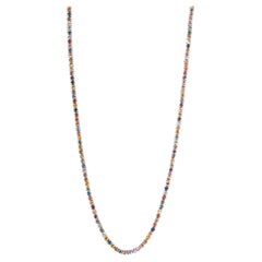 Collar tipo tenis Silvorra de 20,8 quilates con zafiros multicolores en tono arcoíris, en plata de ley
