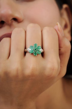 Silvorra 2.3 CTW Emerald and Diamond Flower Cocktail Ring in 925 Sterling Silver