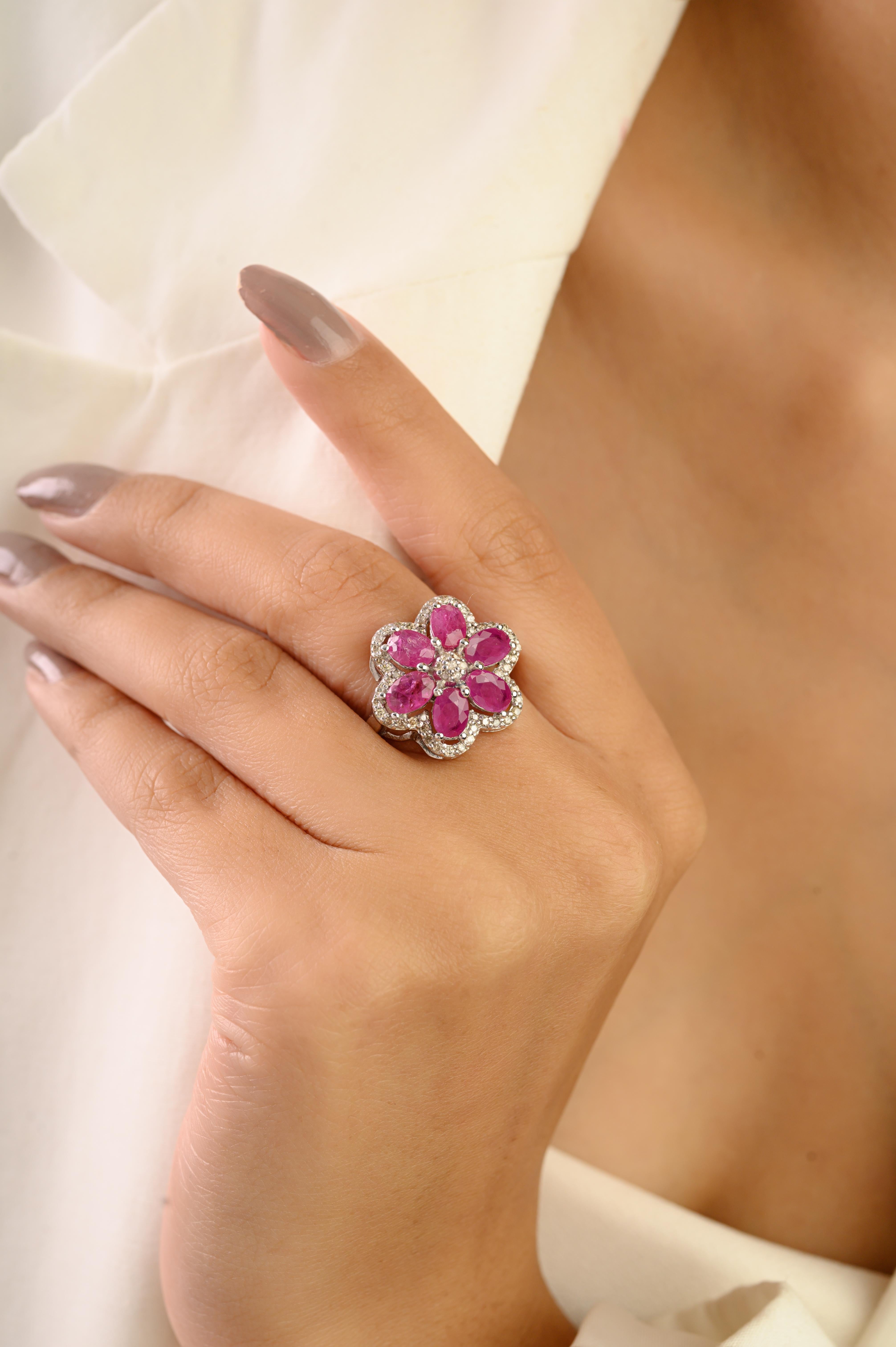Im Angebot: Silvorra 3,2 Karat natürlicher Rubin und Diamant Blumenring aus 925 Sterling Silber () 4