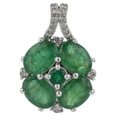Silvorra Colgante Floral de Esmeralda de 3,21 Quilates con Pavé de Diamantes en Plata 925