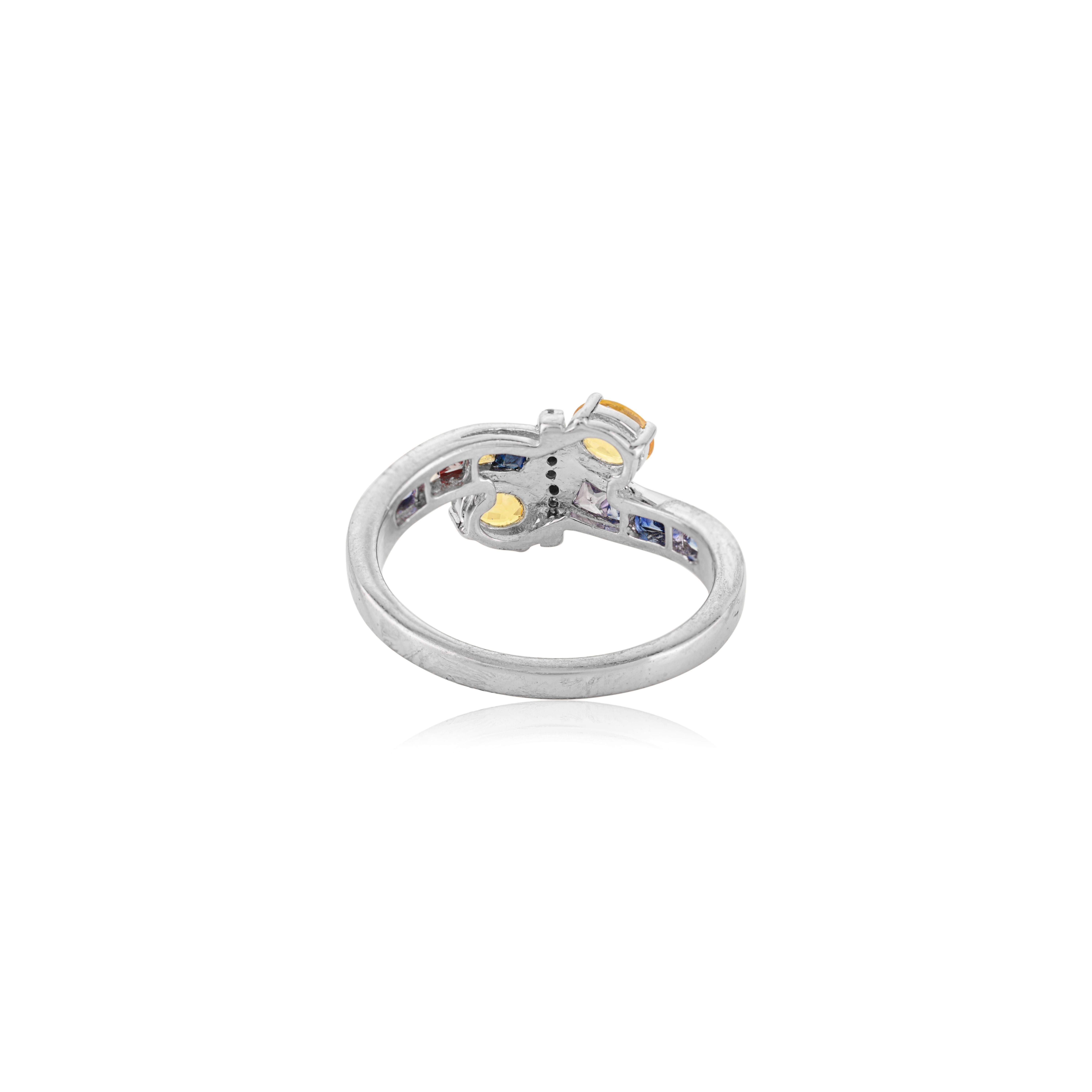 Im Angebot: Silvorra 3,25 Karat Natürlicher Multi Saphir & Diamant Bypass Ring in 925 Silber () 9