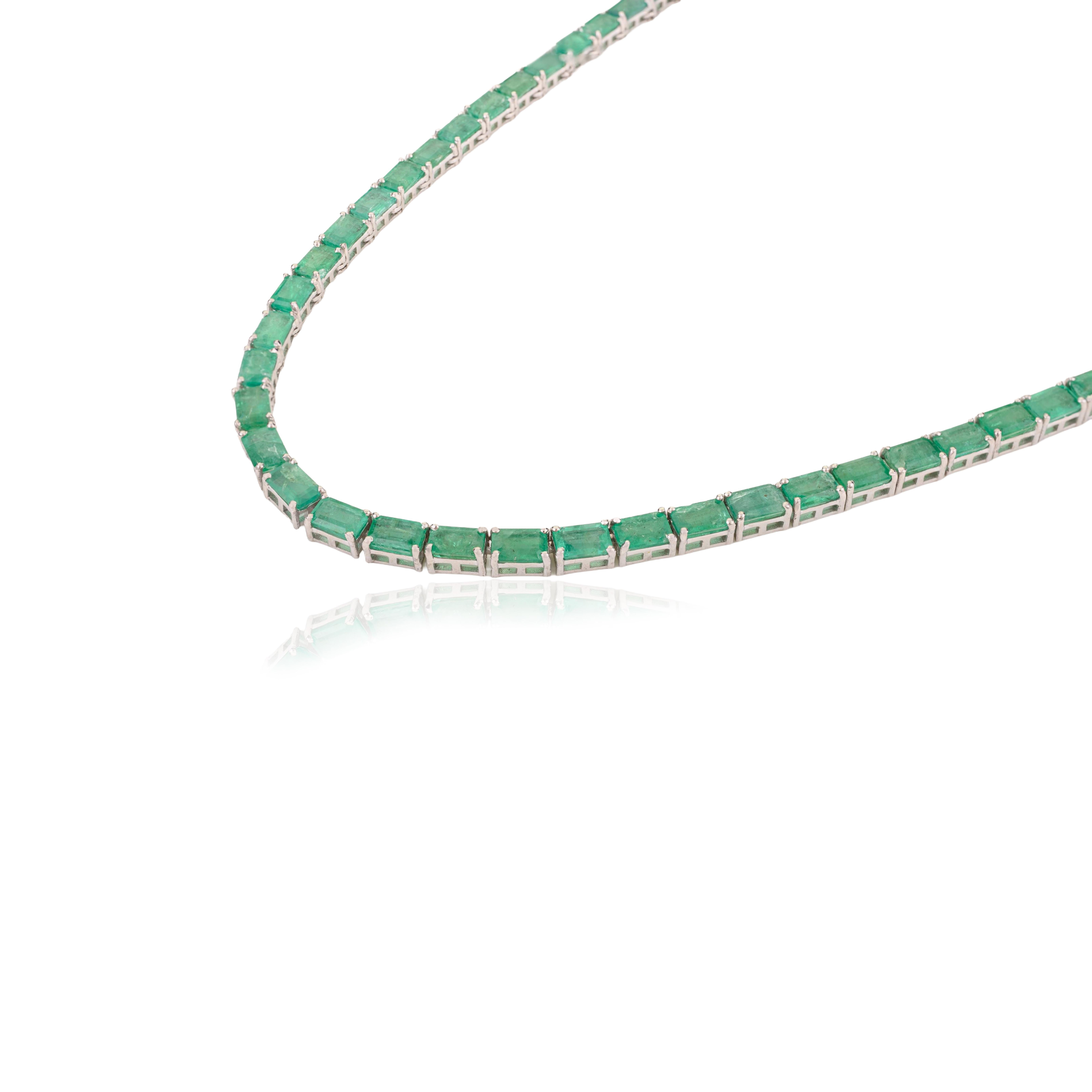 A Silver : Collier de tennis en argent 925 avec émeraude naturelle de 33,44ct Cadeau de Noël Neuf - En vente à New York, NY