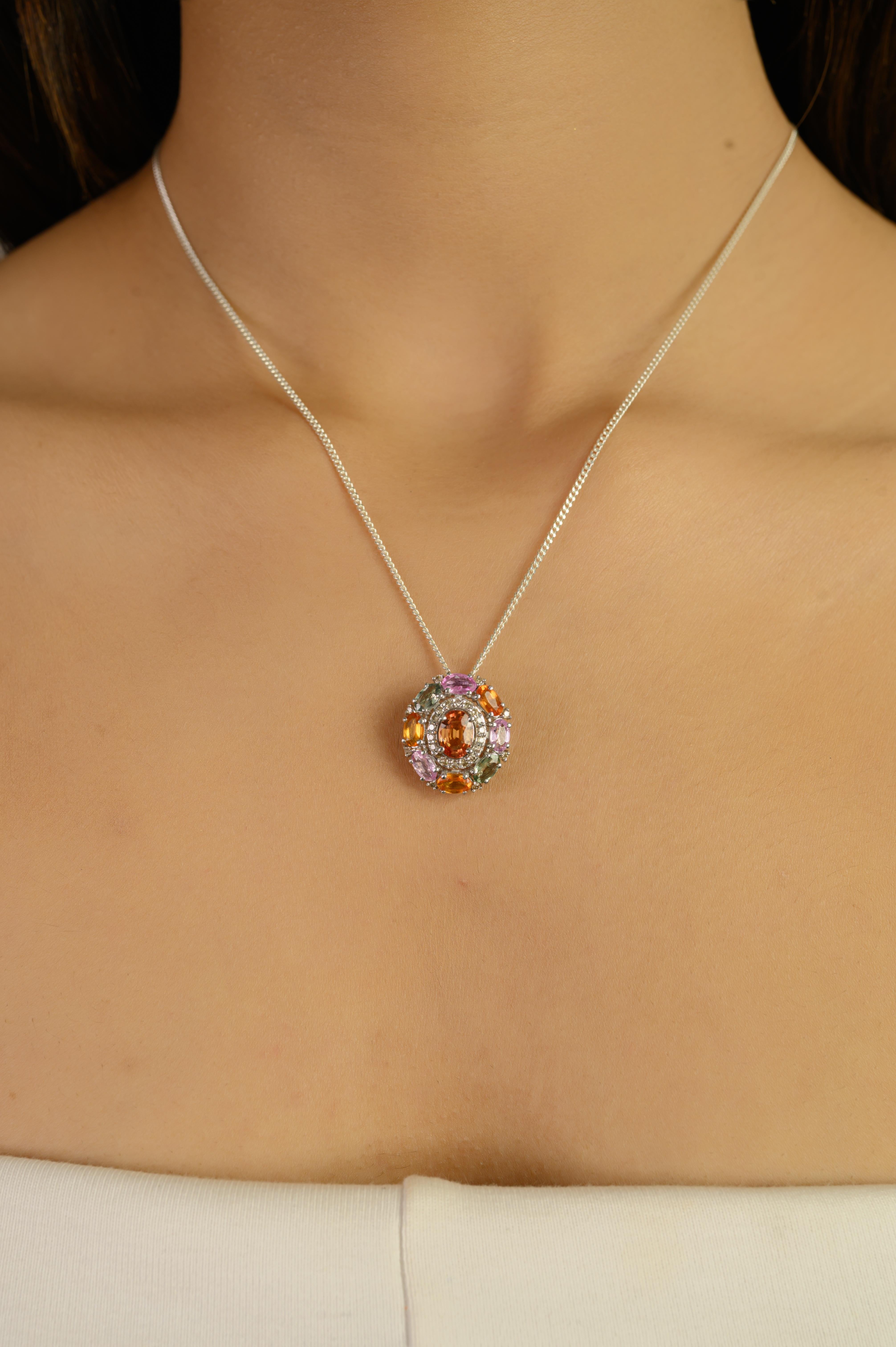 Donna Ciondolo in argento sterling con diamanti e zaffiri multipli naturali ovali da 4,65 carati Silvorra in vendita
