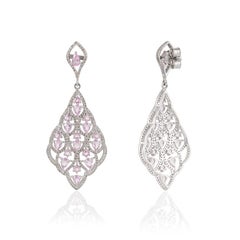 Orecchini pendenti traforati Silvorra con zaffiro rosa da 5,07 CTW e diamanti, in argento 925