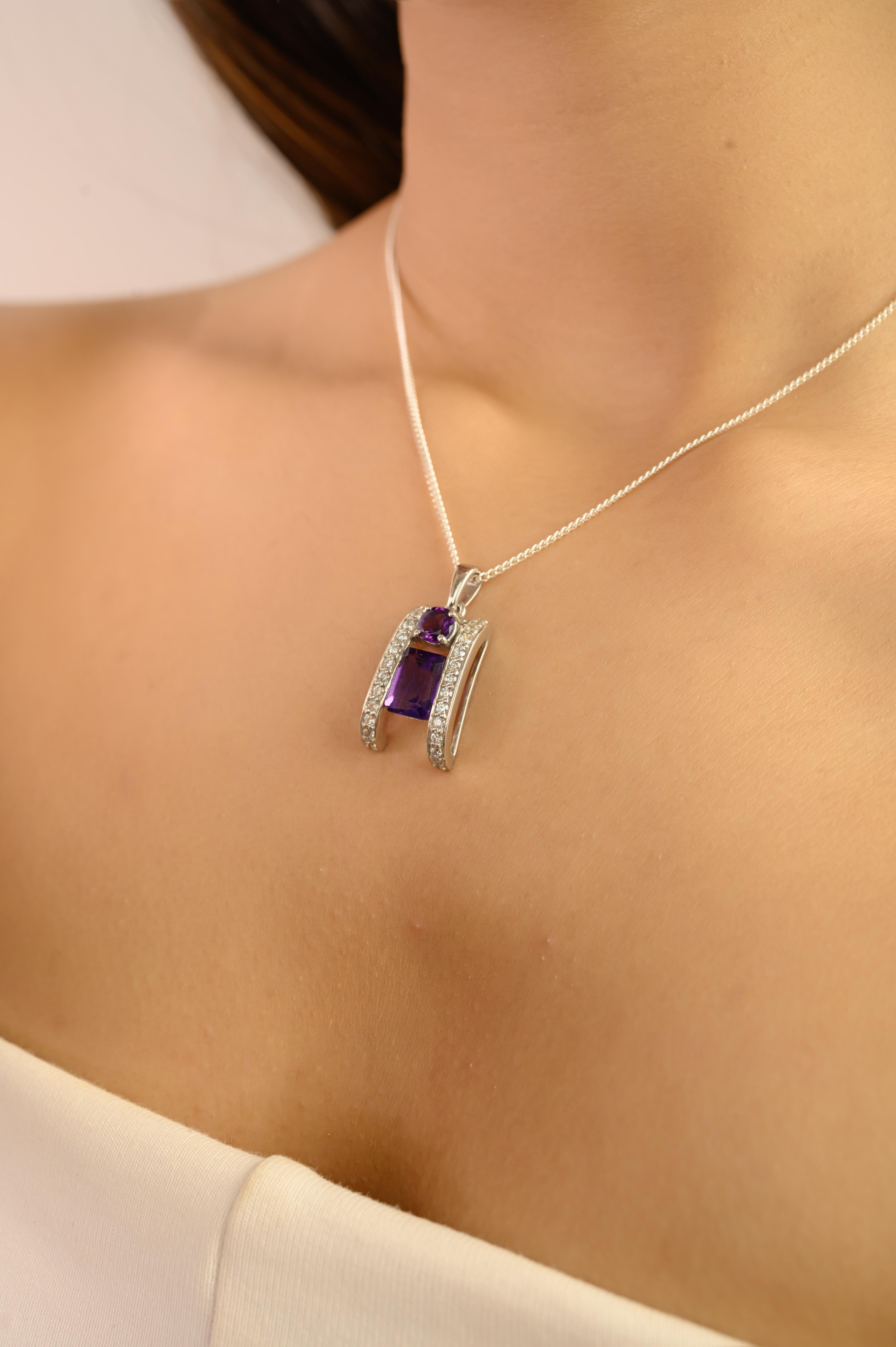 A Silver Pendentif en argent sterling à deux pierres avec améthyste de 5,22 carats et zircons en halo Pour femmes en vente