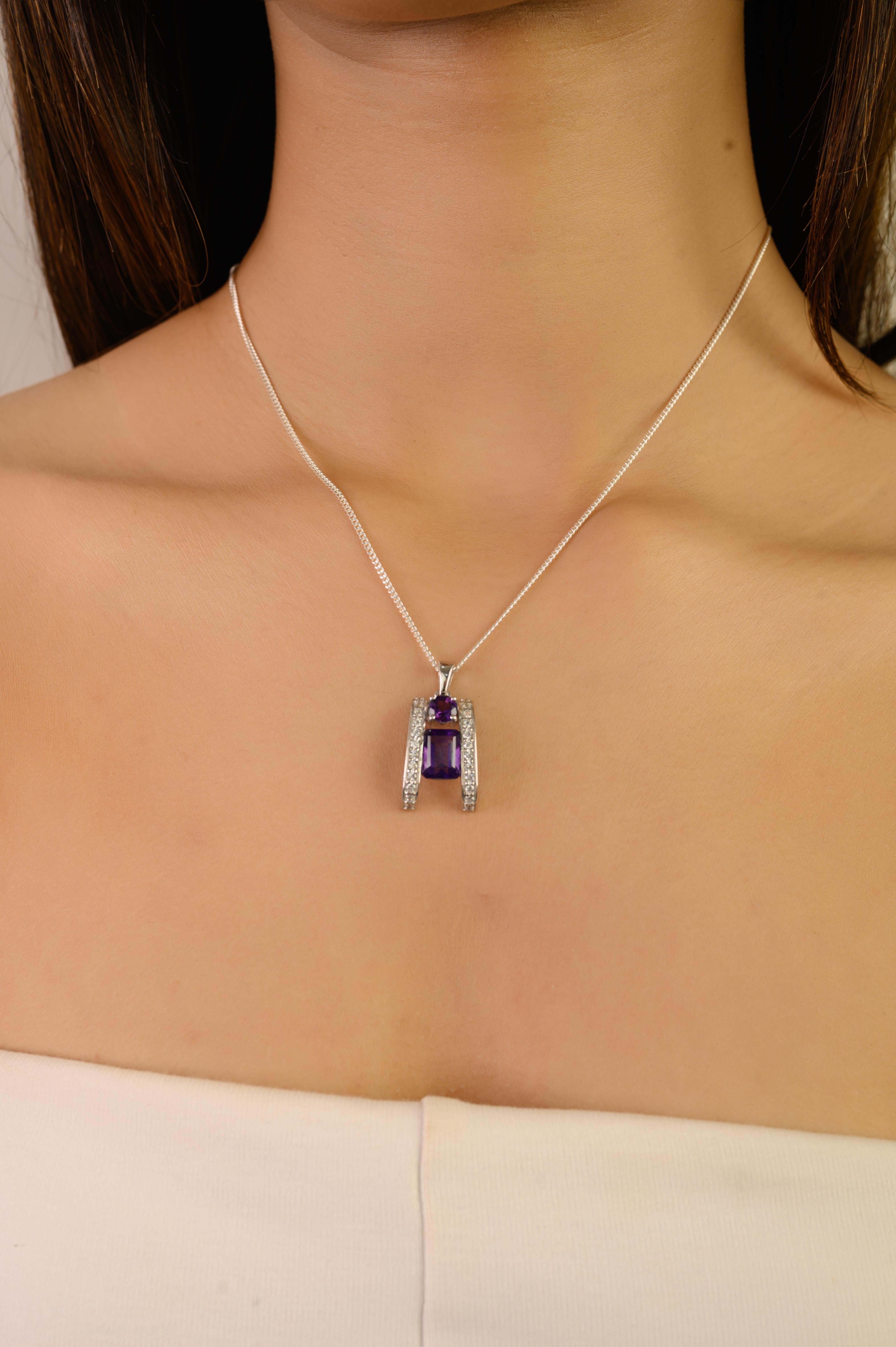 Taille mixte A Silver Pendentif en argent sterling à deux pierres avec améthyste de 5,22 carats et zircons en halo en vente