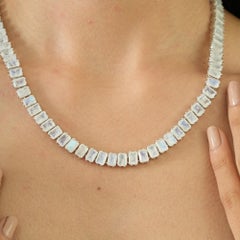 Set di gioielli Tennis Silvorra con collana e orecchini in pietra di luna da 85,1 CTW, in argento 925