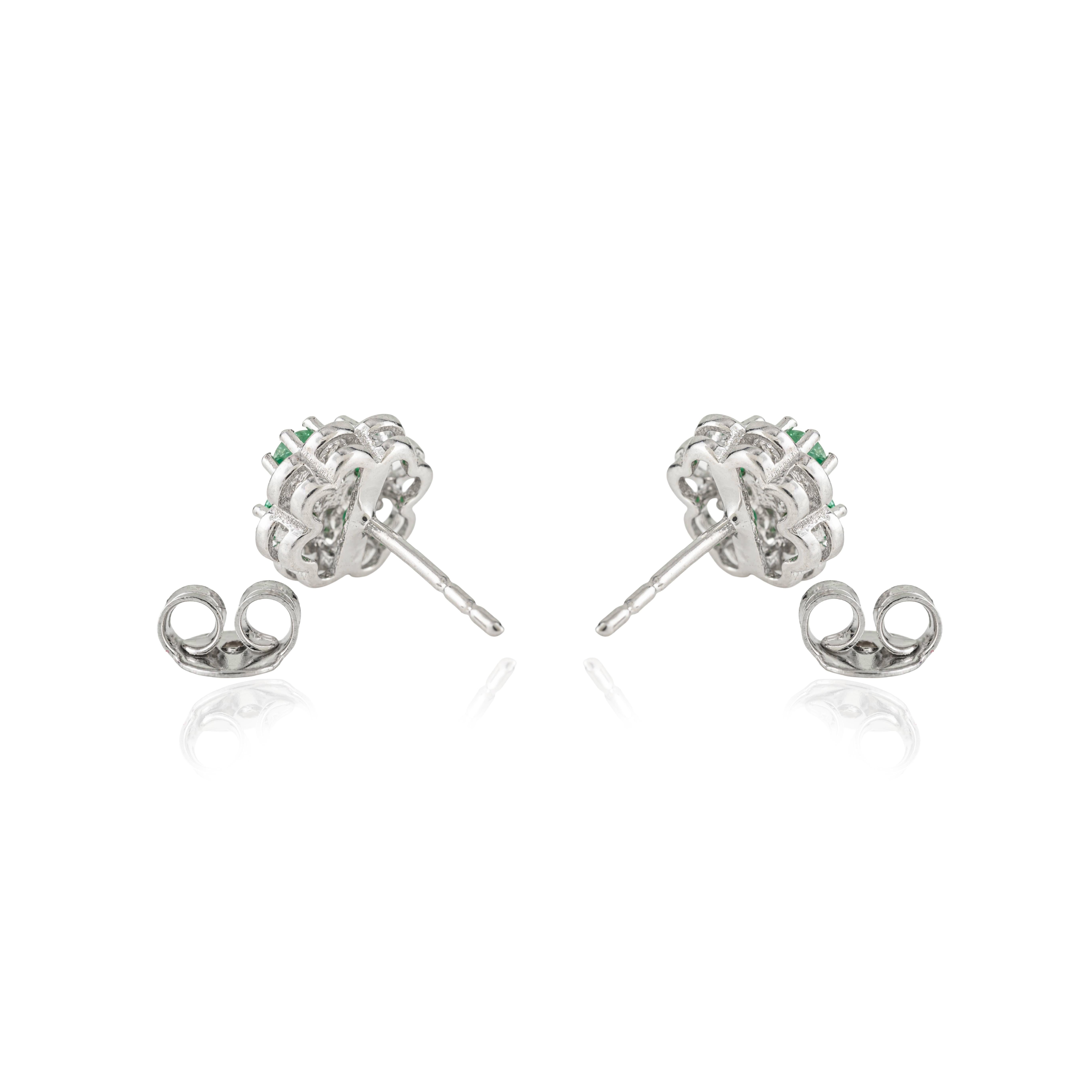 Orecchini a perno floreali in argento 925 di Silvorra da 1,38 carati di smeraldo naturale Regalo di Natale in vendita 3