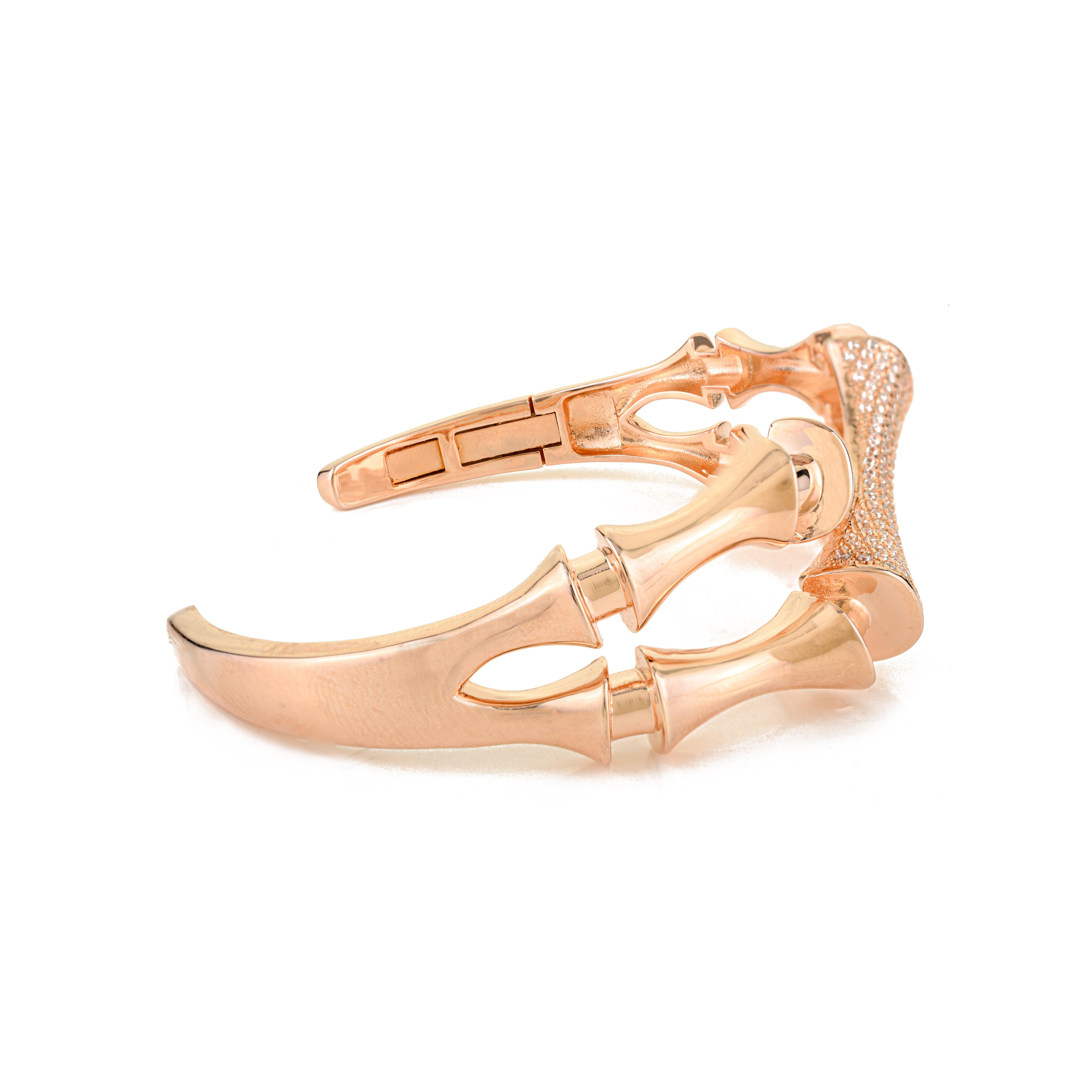 Art déco A Silver 925 Criss Cross Cubic Zirconia Rose Gold Plated Cuff Bracelet en vente