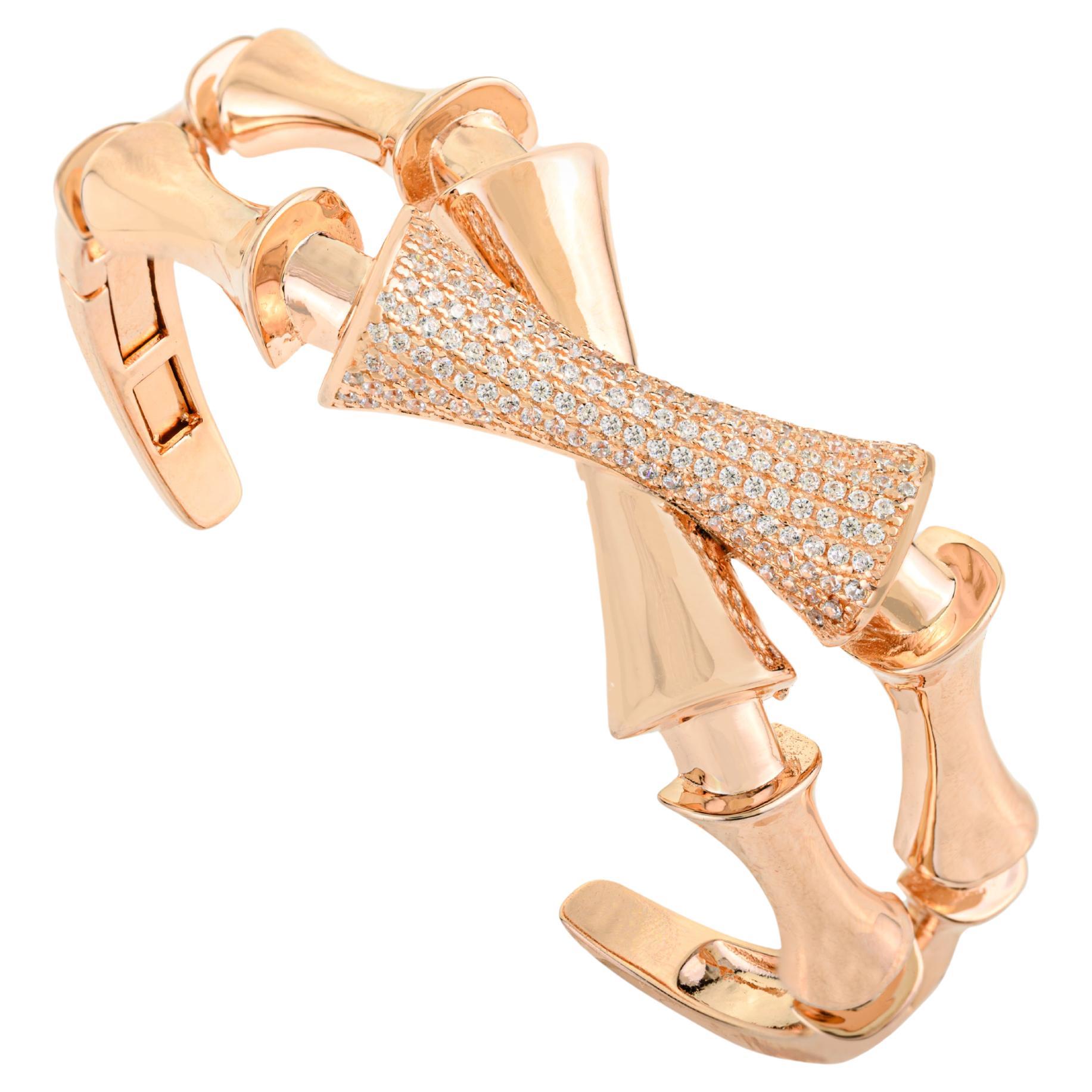 A Silver 925 Criss Cross Cubic Zirconia Rose Gold Plated Cuff Bracelet en vente