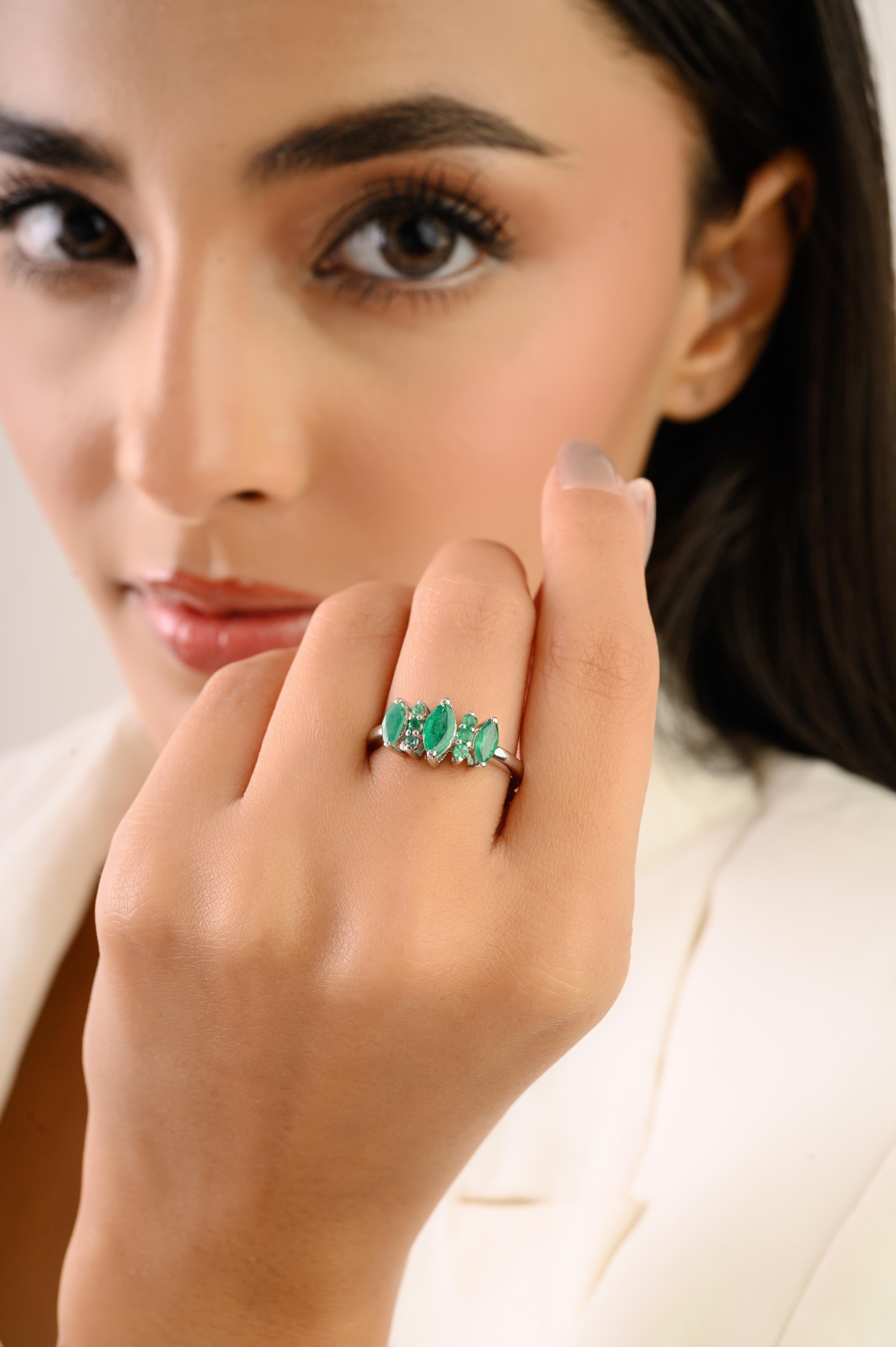 in vendita:  Anello a tre pietre con smeraldo naturale da 1,2 carati in argento 925 di Silvorra. 2