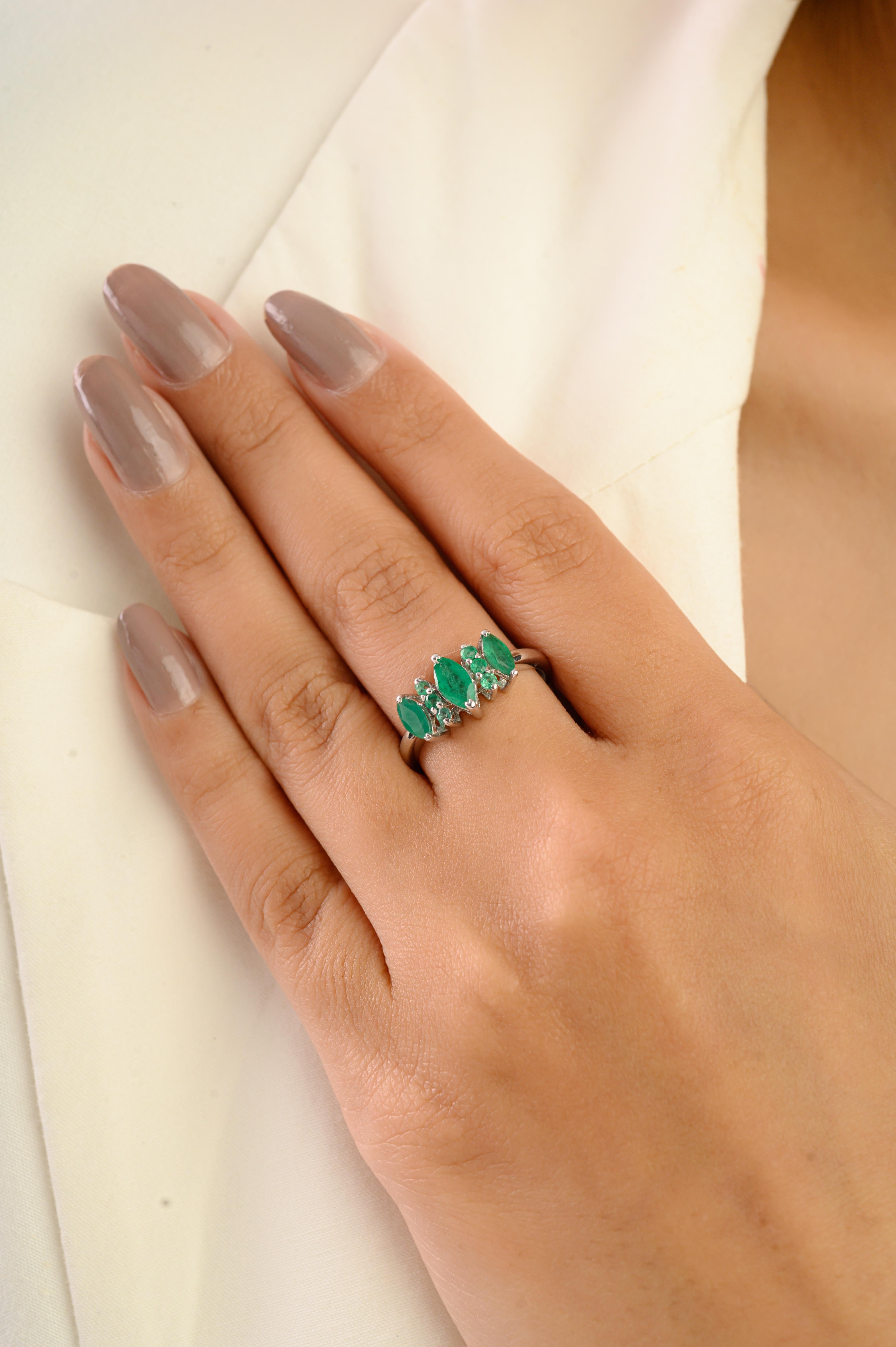 in vendita:  Anello a tre pietre con smeraldo naturale da 1,2 carati in argento 925 di Silvorra. 4