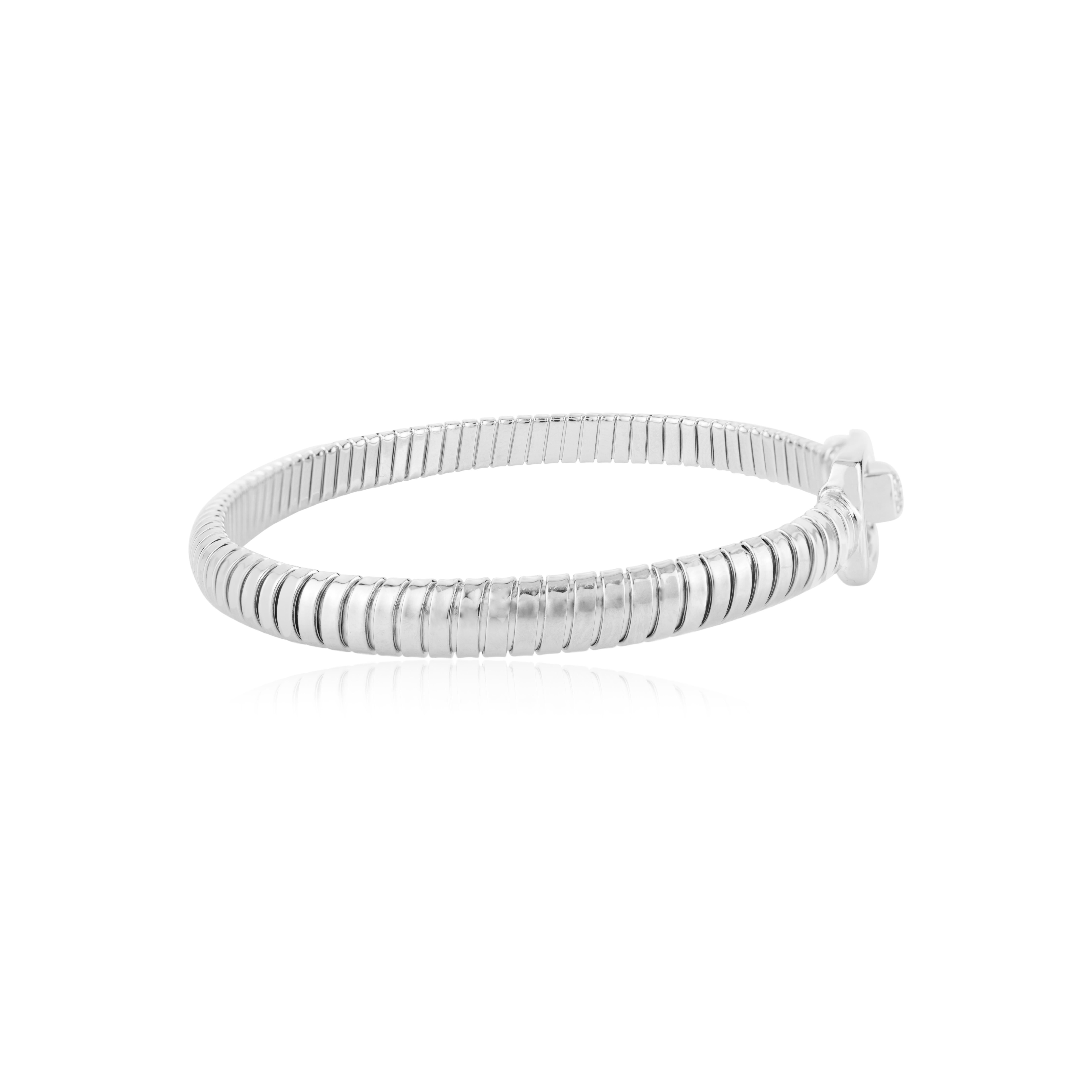 Bracciale con fibbia moderna a coste in argento 925 di Silvorra con zirconi scintillanti In condizioni Nuovo in vendita a New York, NY