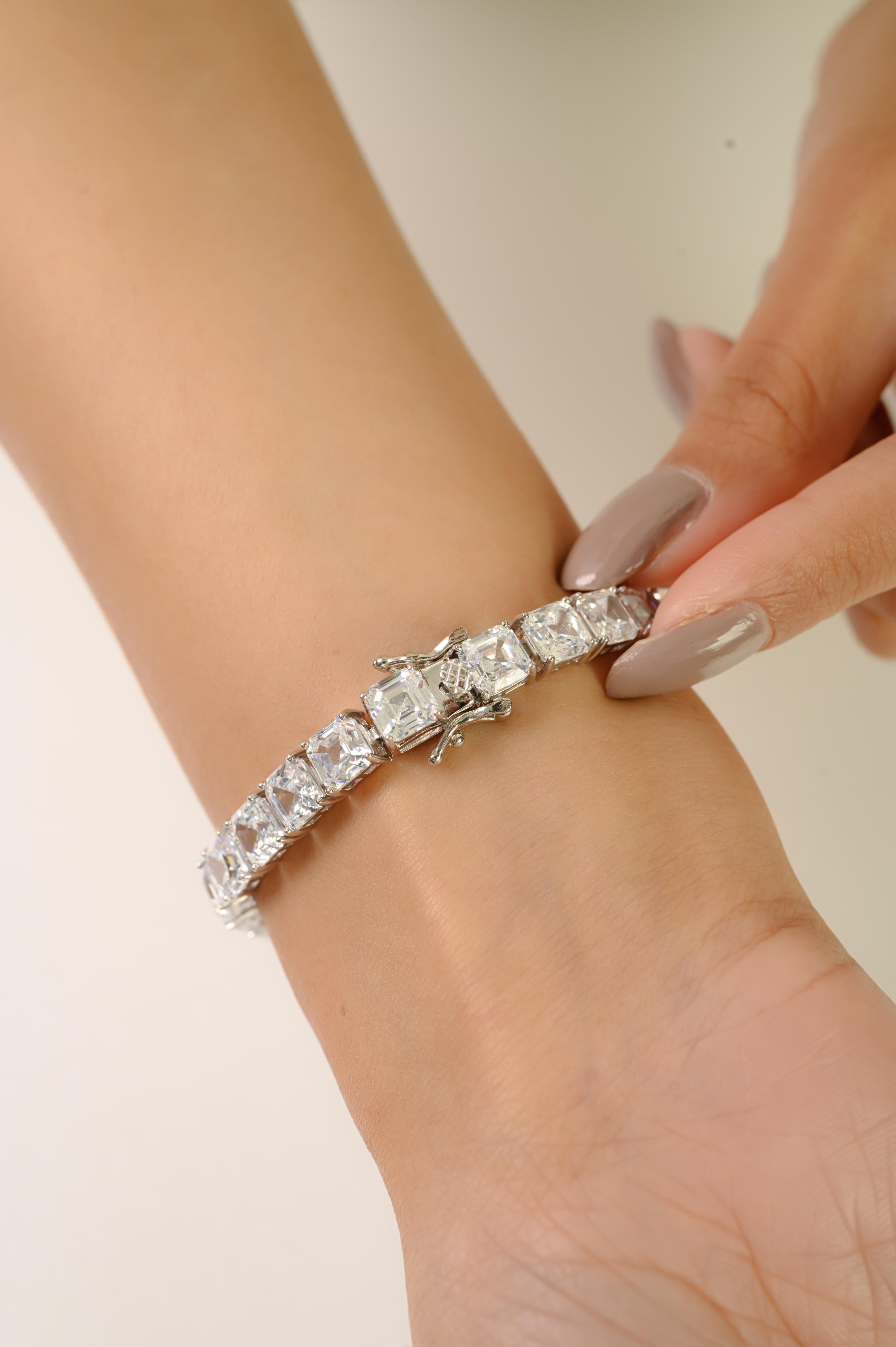 Silvorra 925 Silber Modernes Tennisarmband mit weißem Zirkonia im Quadratschliff im Angebot 3