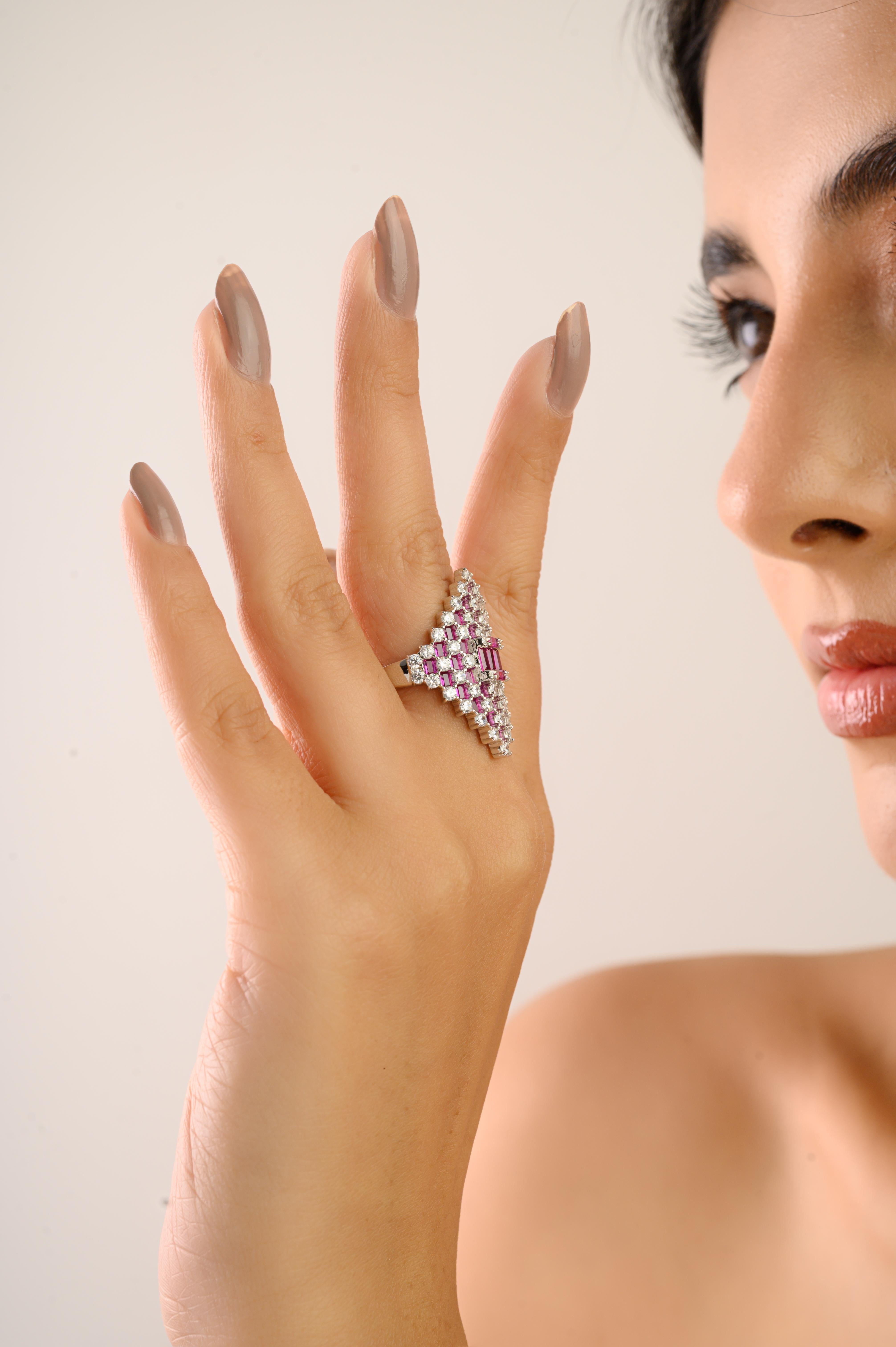 in vendita:  Anello da cocktail modernista in argento 925 di Silvorra con Baguette Cubic Zirconia rossa e bianca 8