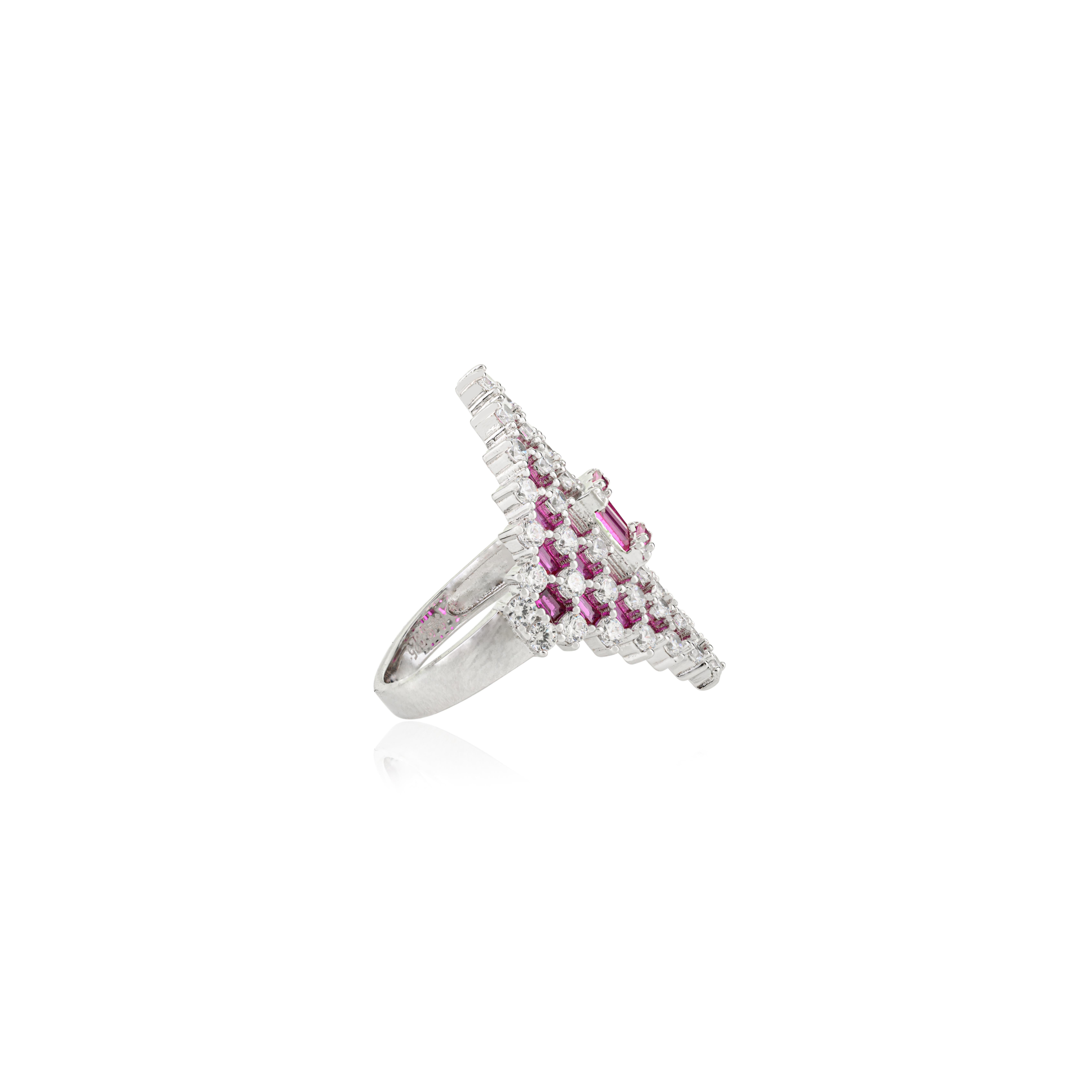 in vendita:  Anello da cocktail modernista in argento 925 di Silvorra con Baguette Cubic Zirconia rossa e bianca 5