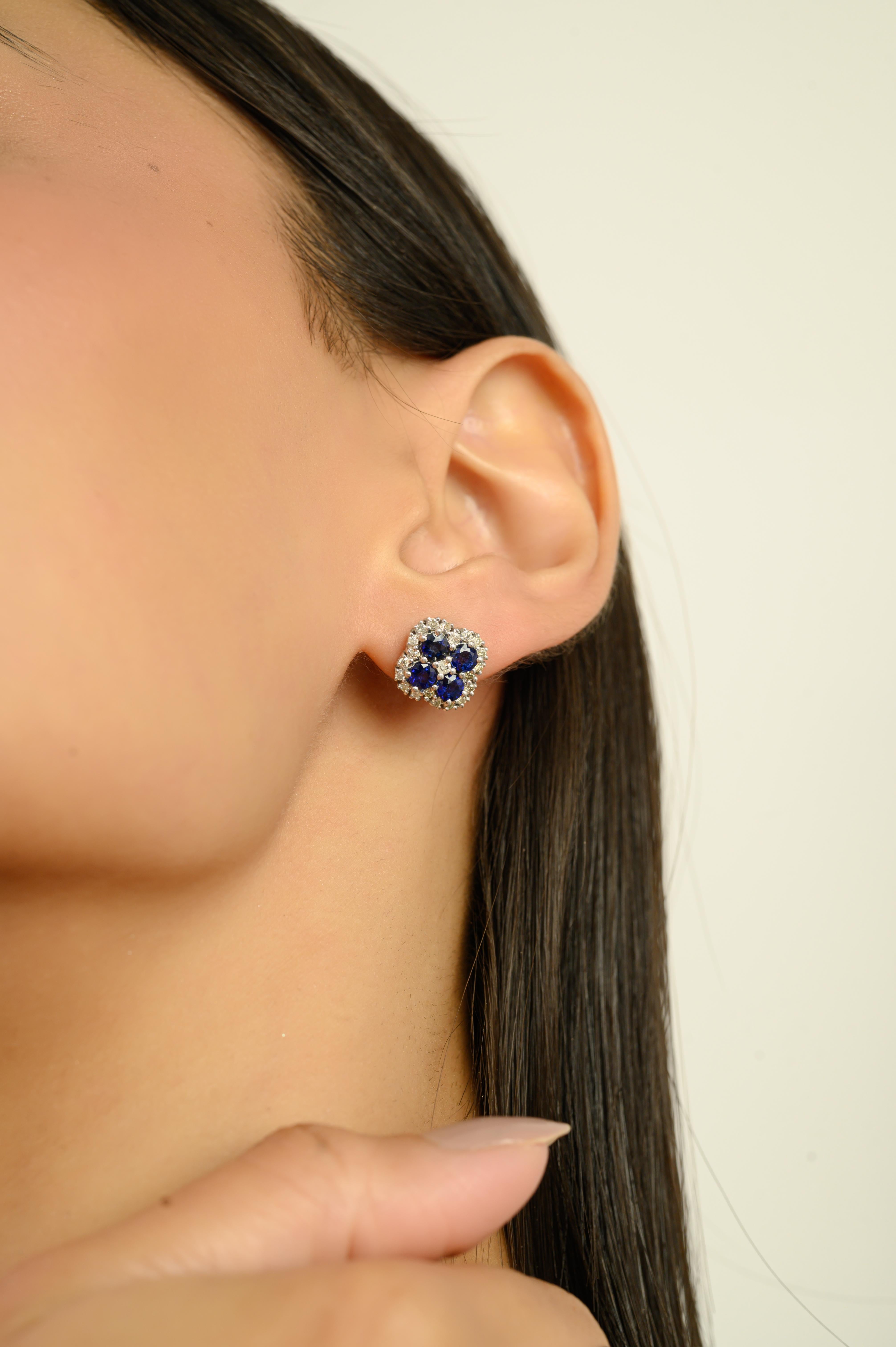 Donna Orecchini a grappolo con zaffiro blu naturale e diamanti in argento 925 di Silvorra in vendita