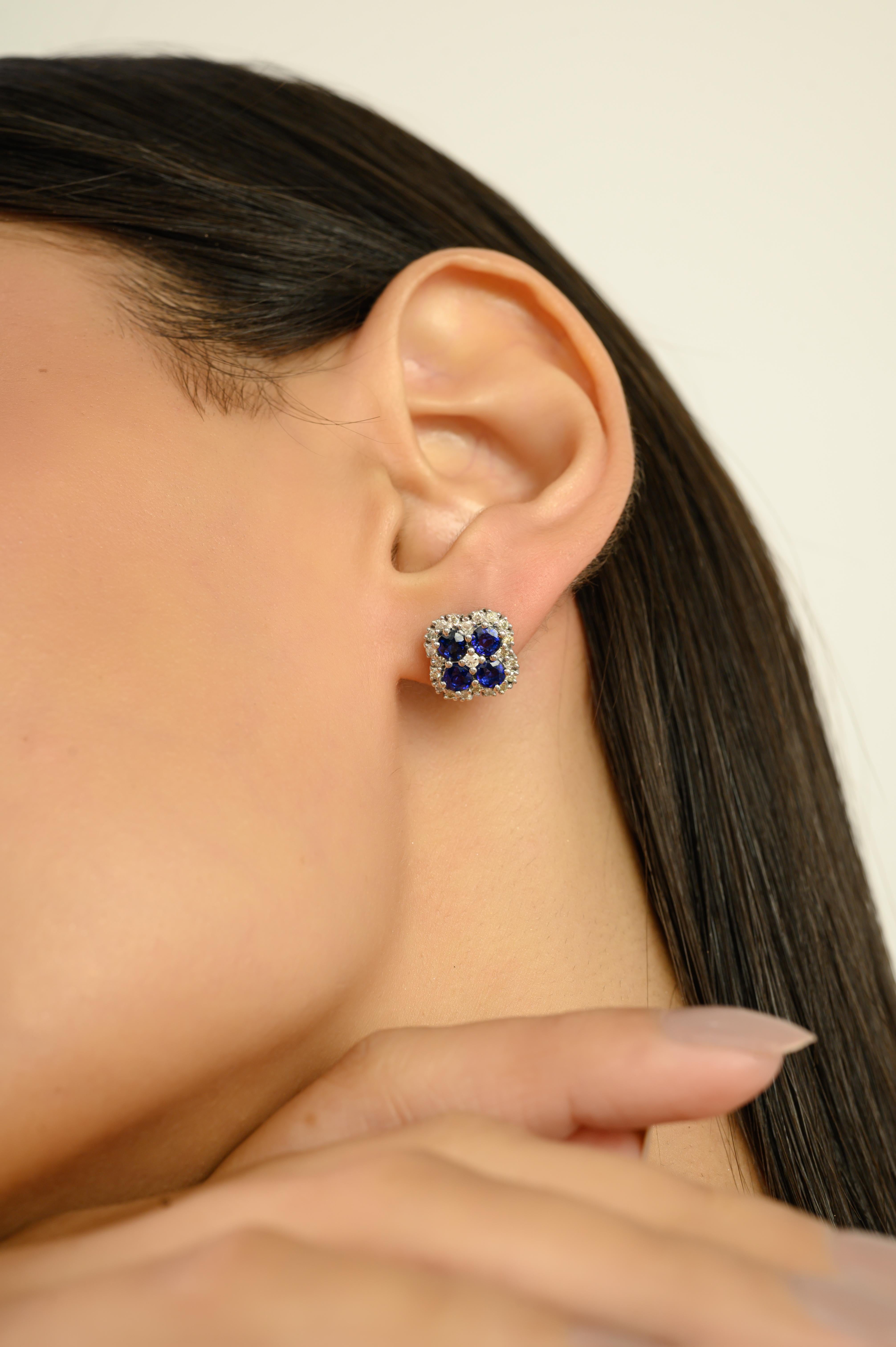 Orecchini a grappolo con zaffiro blu naturale e diamanti in argento 925 di Silvorra in vendita 2