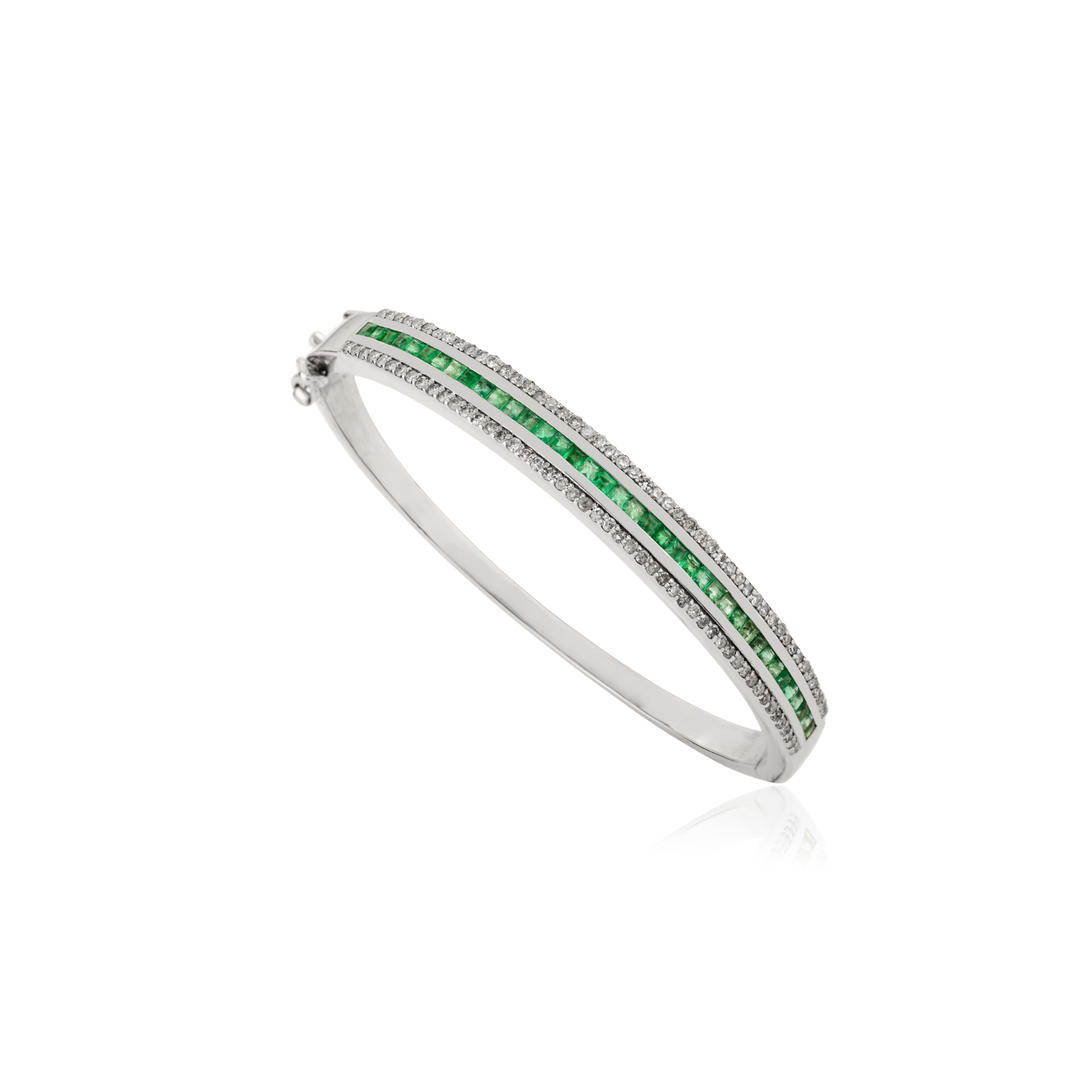 Square Cut Silvorra 925 Silver Natural Emerald & Diamond Modern Statement Bangle Bracelet For Sale