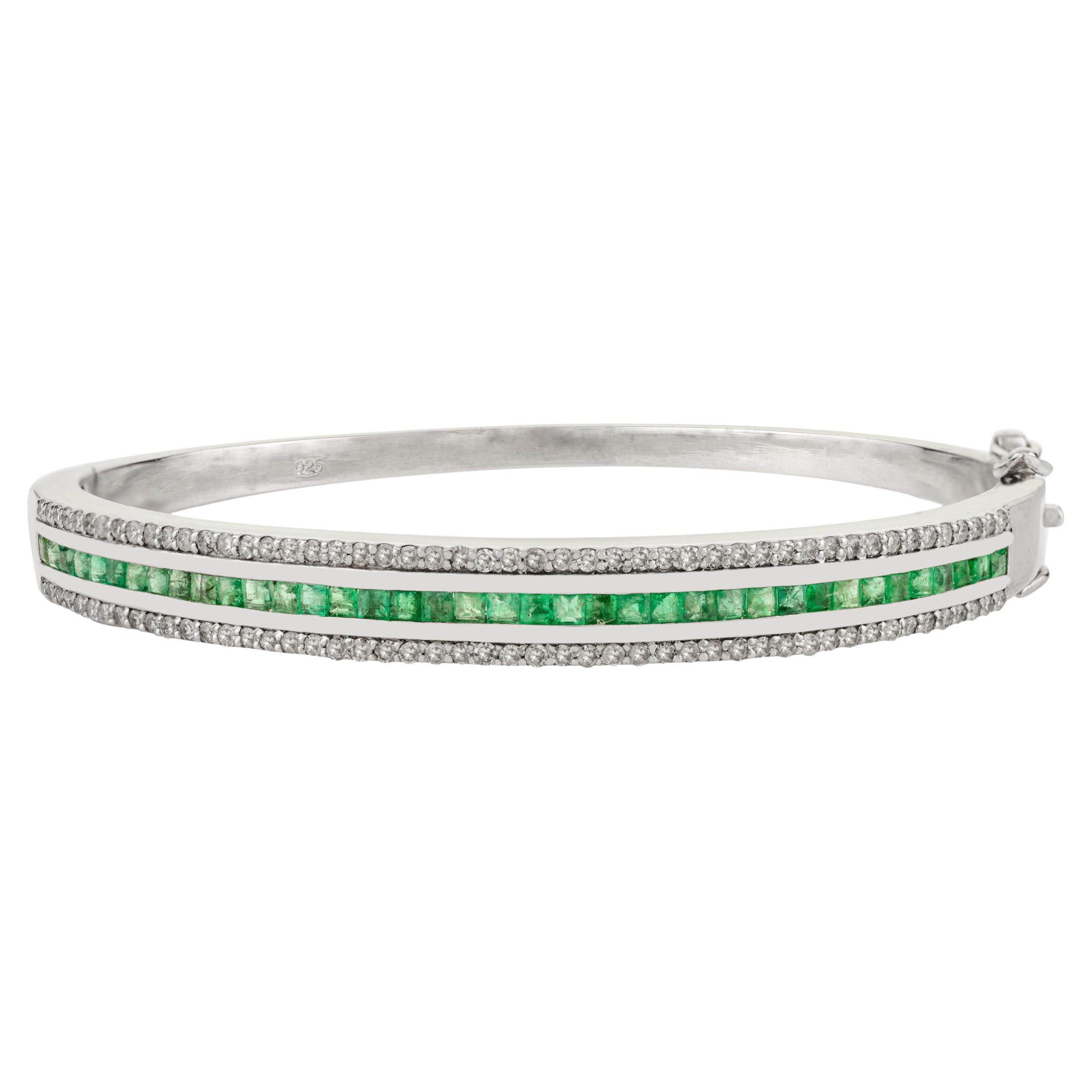 Silvorra 925 Silver Natural Emerald & Diamond Modern Statement Bangle Bracelet For Sale