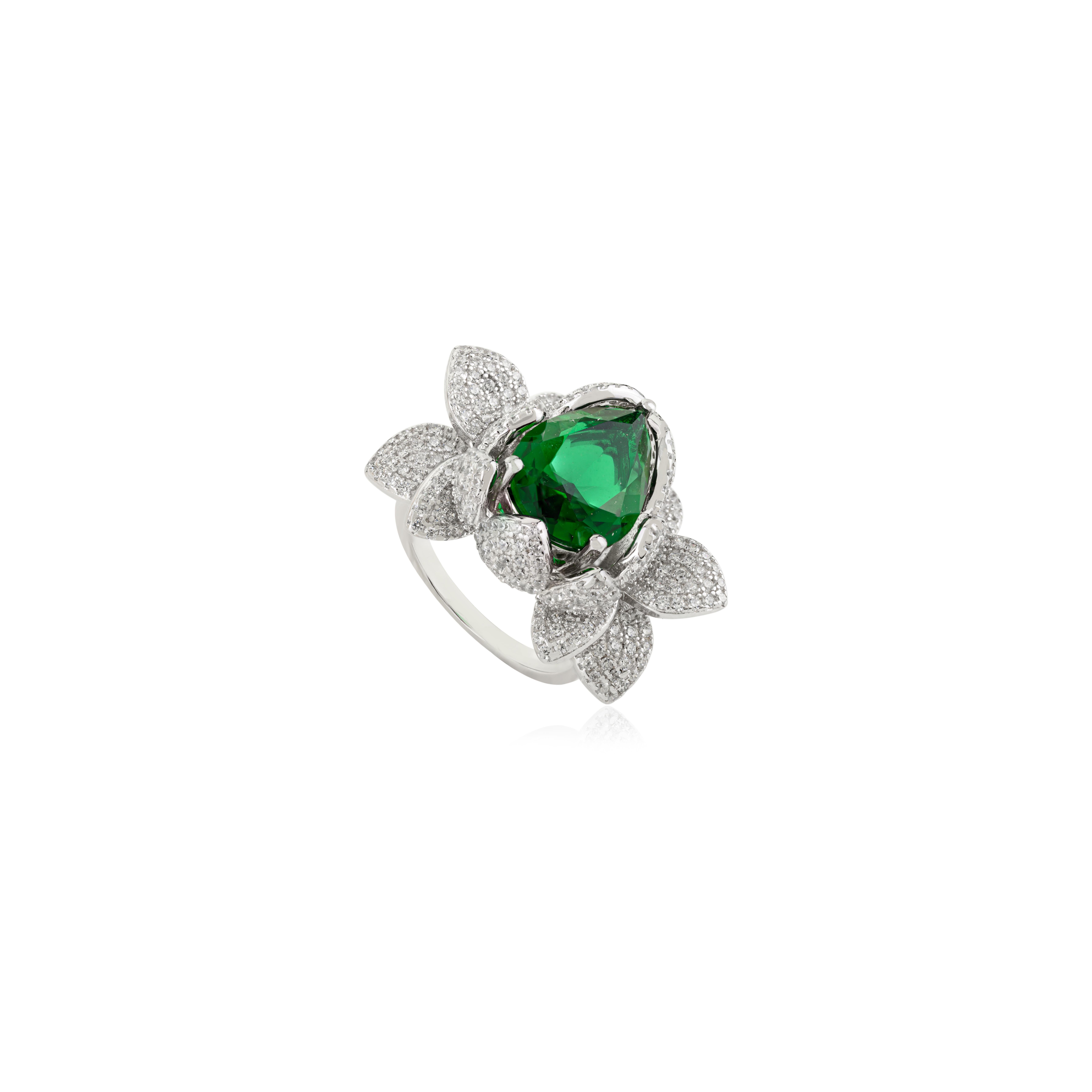 in vendita:  Anello da cocktail con petali di loto in argento 925 con taglio a pera e zircone bianco e verde 2