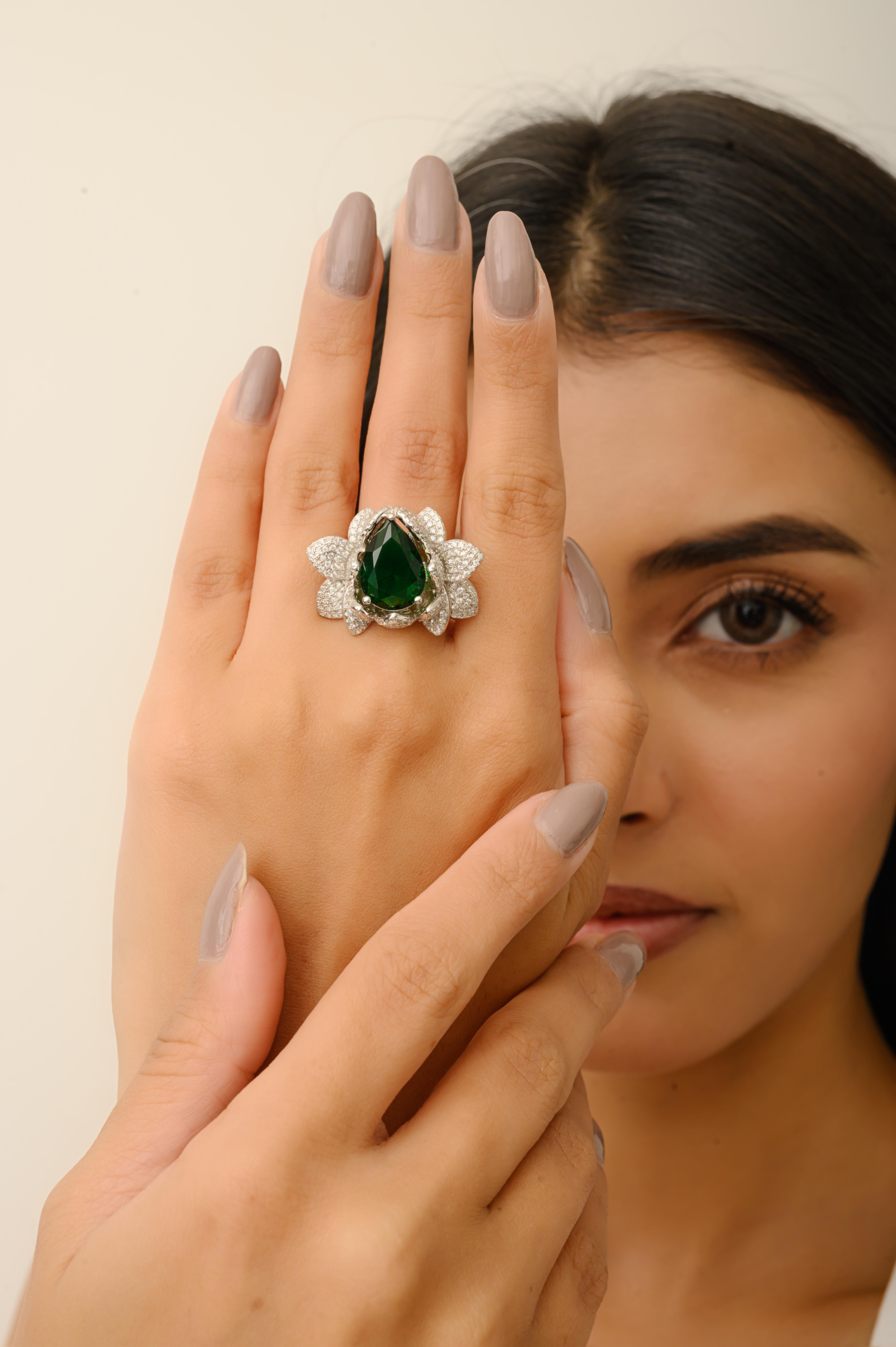 En vente :  Bague de cocktail Lotus Petal en argent 925 avec zircon vert et blanc taillé en poire 2