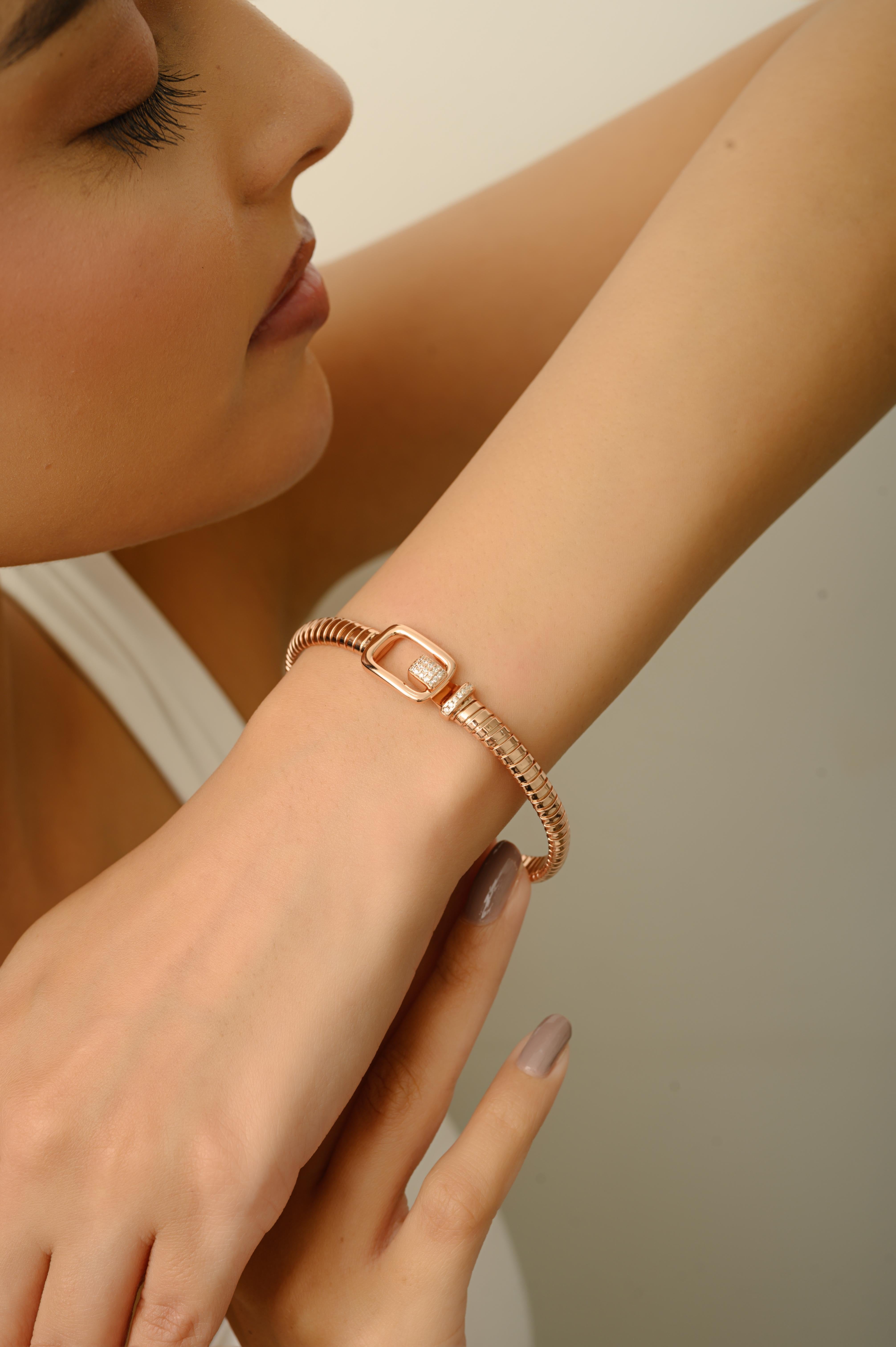 Bracciale con fibbia a coste in argento 925 e oro rosa Silvorra con accenti di zirconi in vendita 2