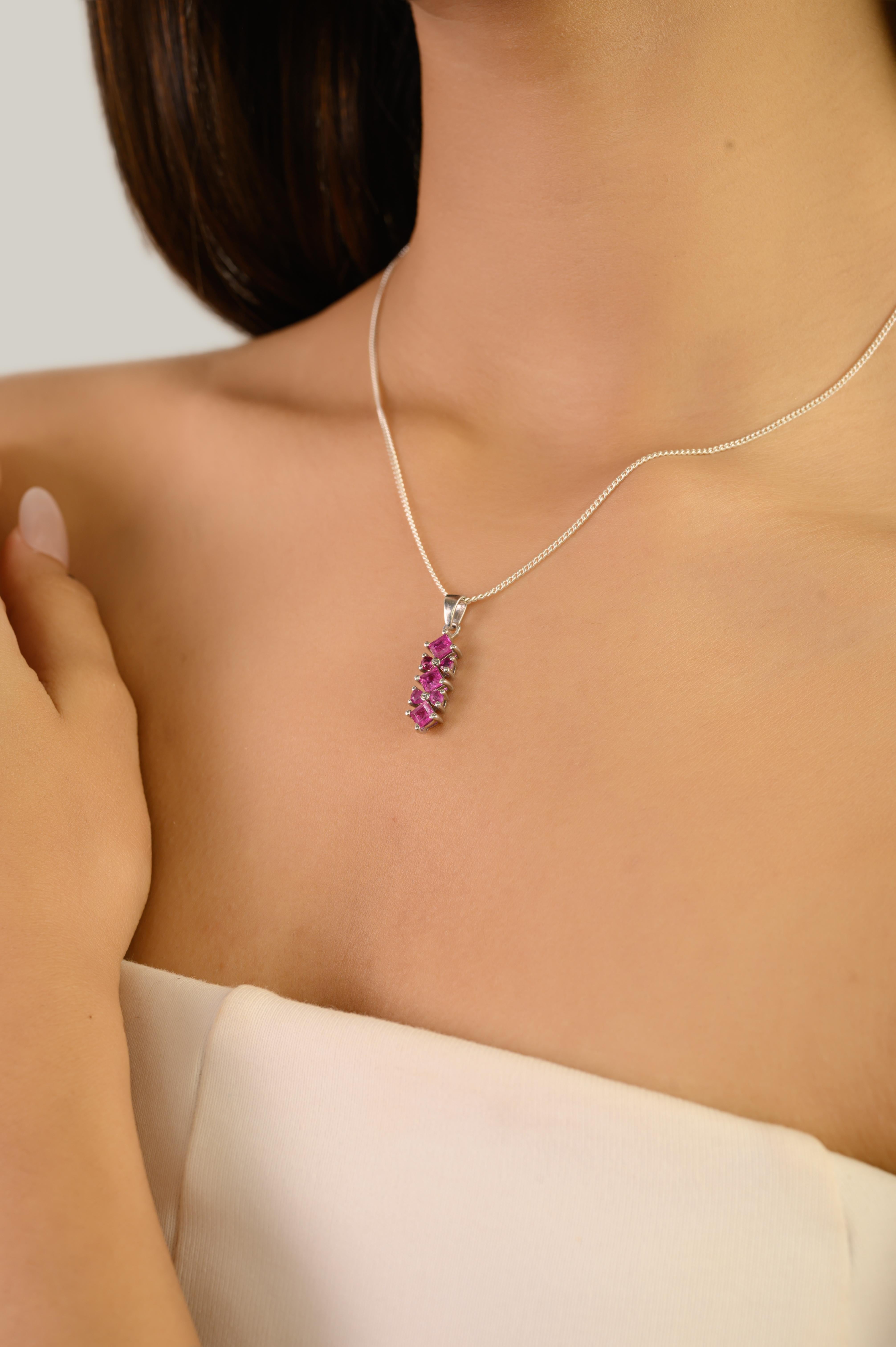 Silvorra 925 Argento Ciondolo lineare di rubino Moderno Taglio Quadrato e Rotondo Regalo di Natale in vendita 2