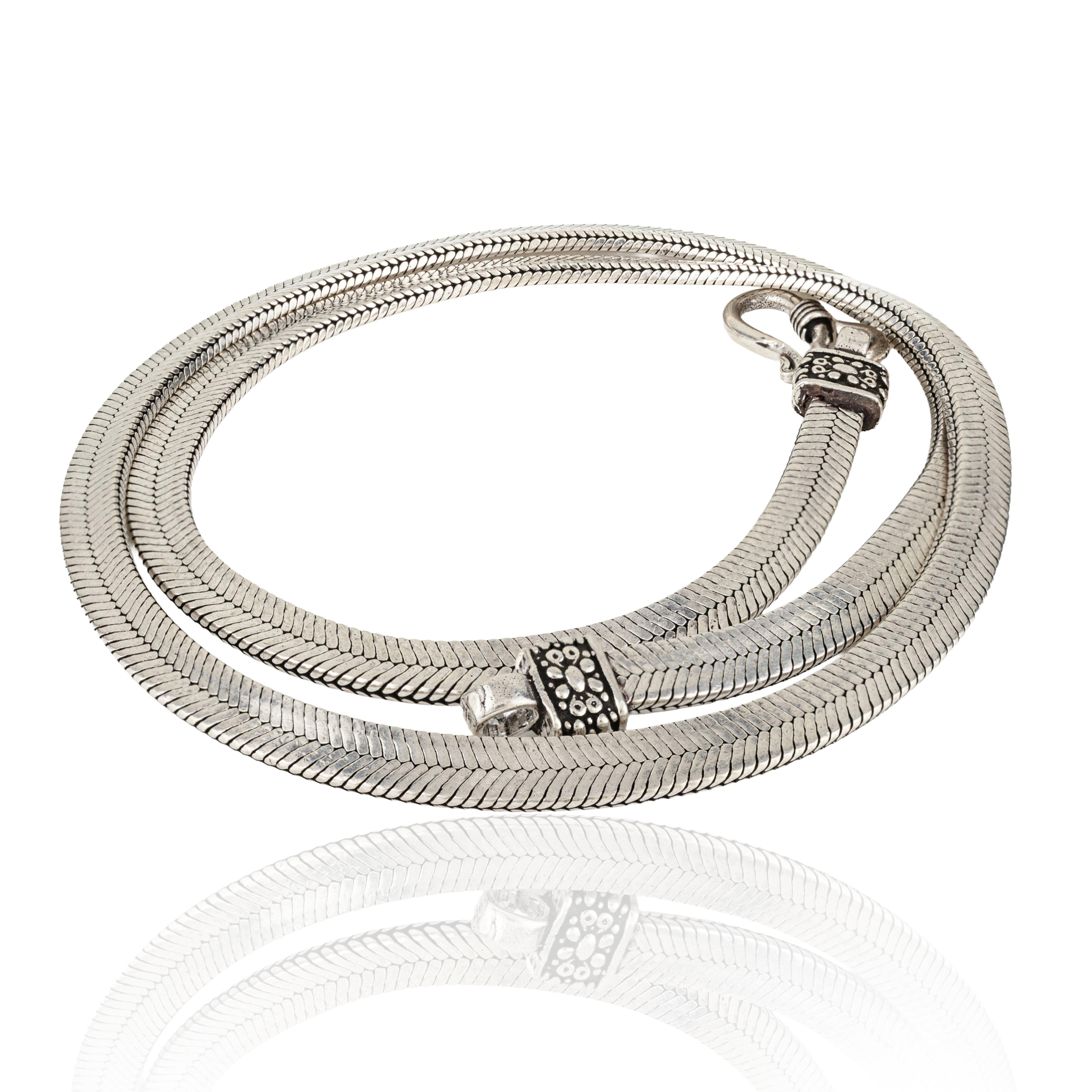 Contemporaneo Collana unisex con catena a serpente in argento 925 di Silvorra, 20,5 pollici con chiusura a gancio in vendita