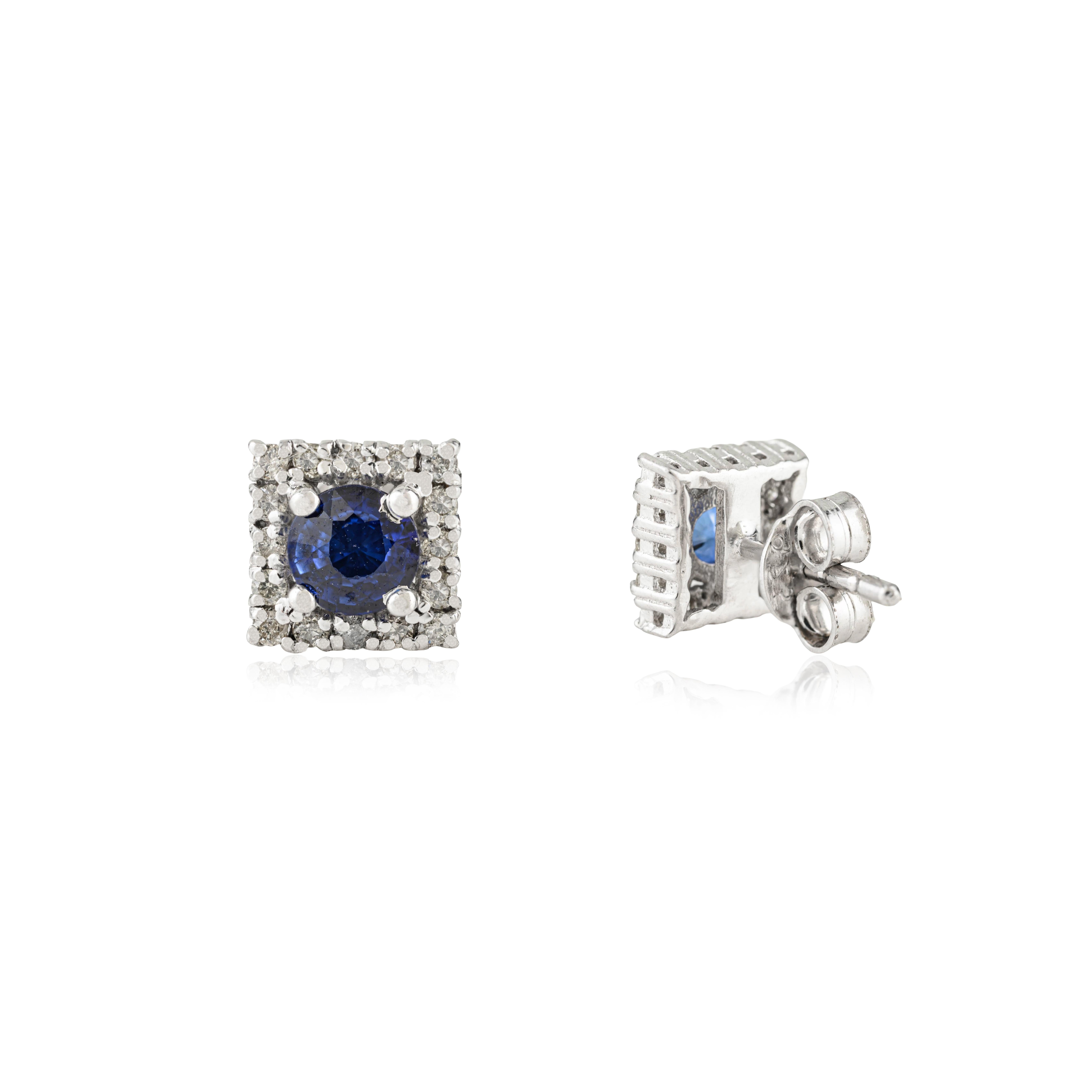 Contemporaneo Silvorra 925 Silver Square Stud Earrings with Blue Sapphire & Diamond Halo in vendita