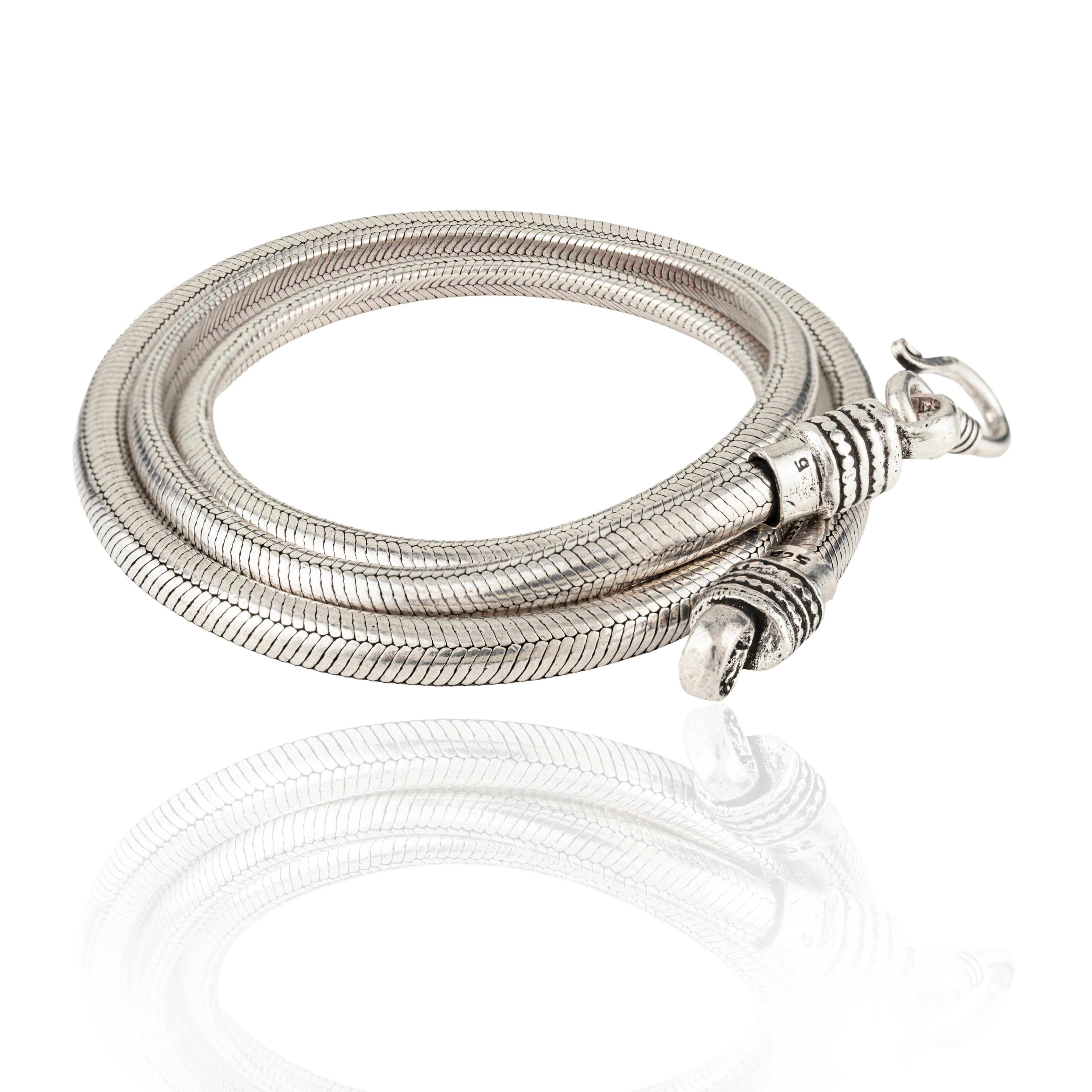 Silvorra 925 Argento Unisex 22,5 Pollici Collana a spina di pesce elegante in vendita 1