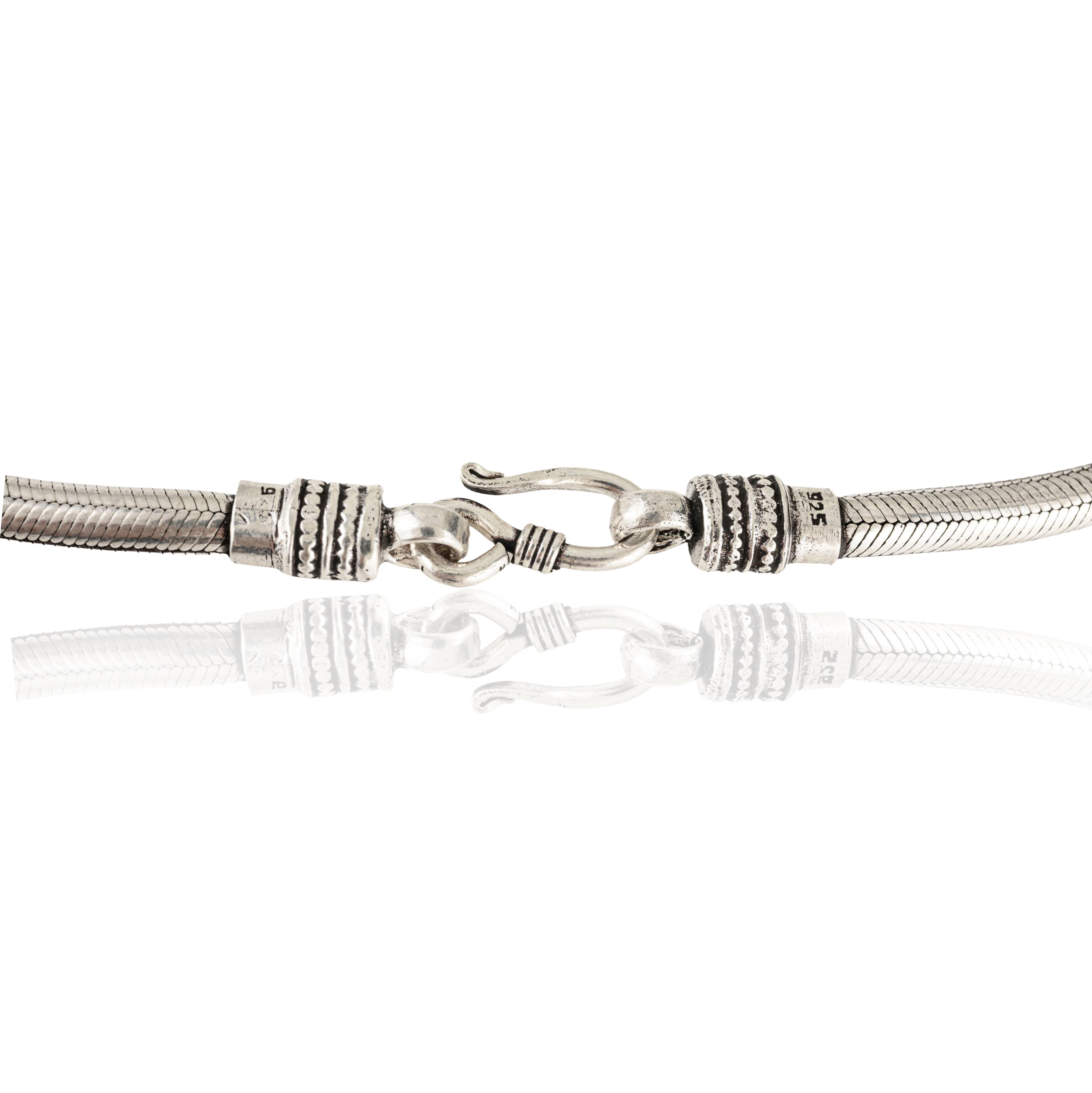 Silvorra 925 Argento Unisex 22,5 Pollici Collana a spina di pesce elegante in vendita 3