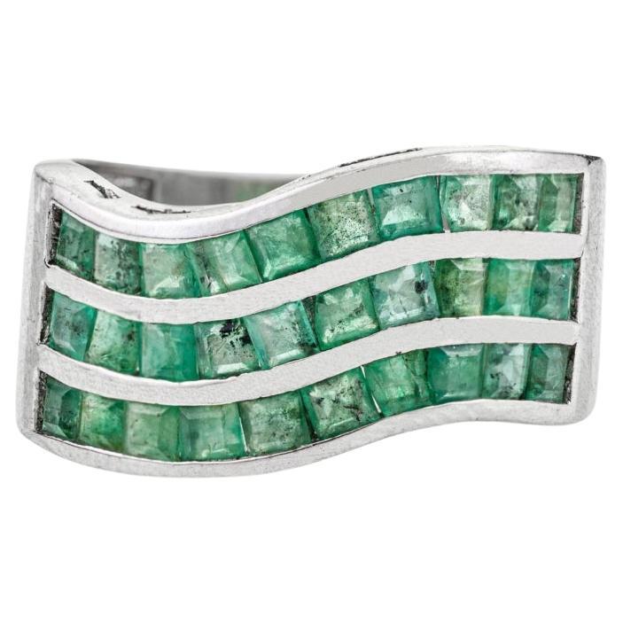 For Sale:  Silvorra 925 Solid Silver Natural Emerald Wave-Design Wide Band Ring for Women