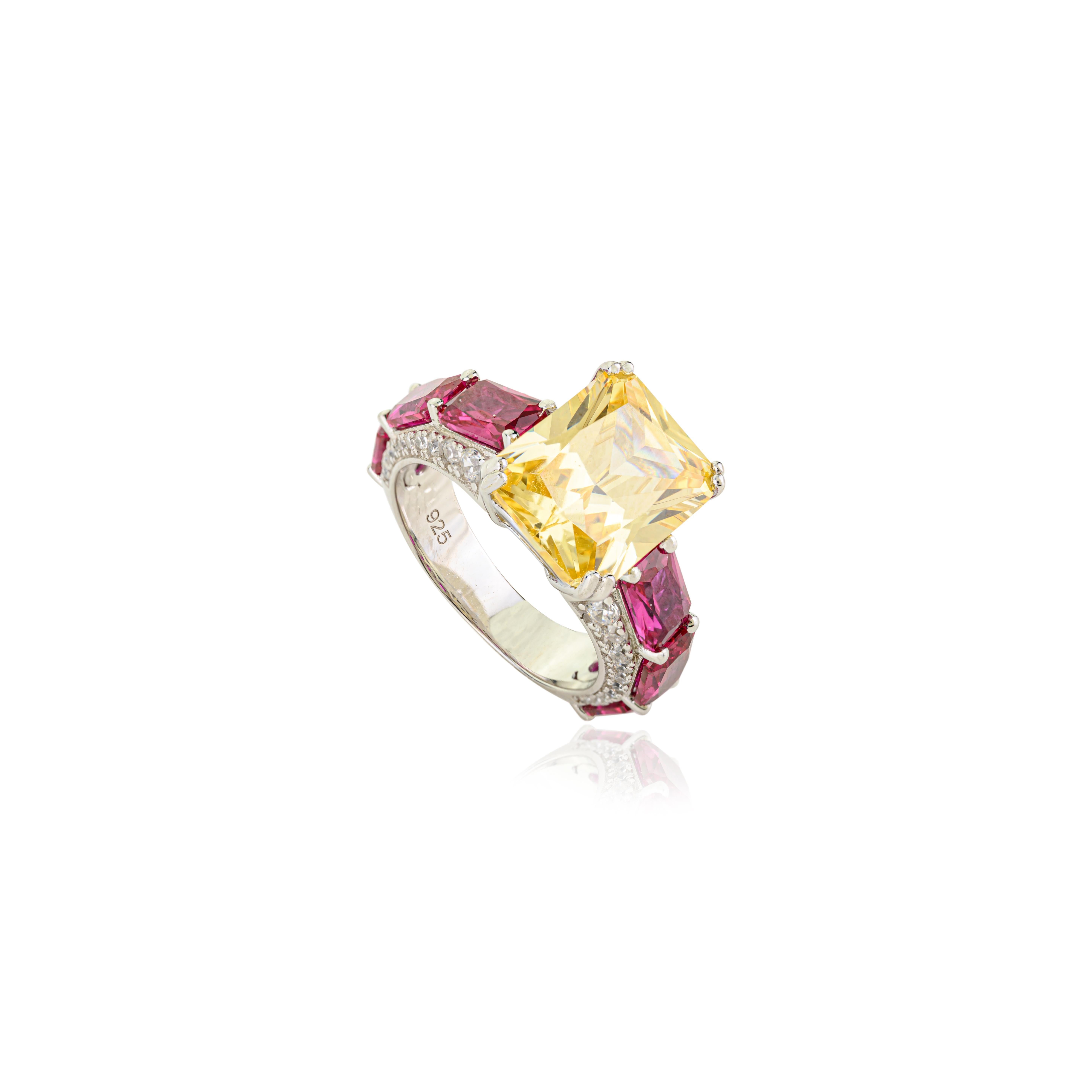 in vendita:  Anello solitario in argento massiccio 925 con zirconi gialli, rosa e bianchi di Silvorra 2