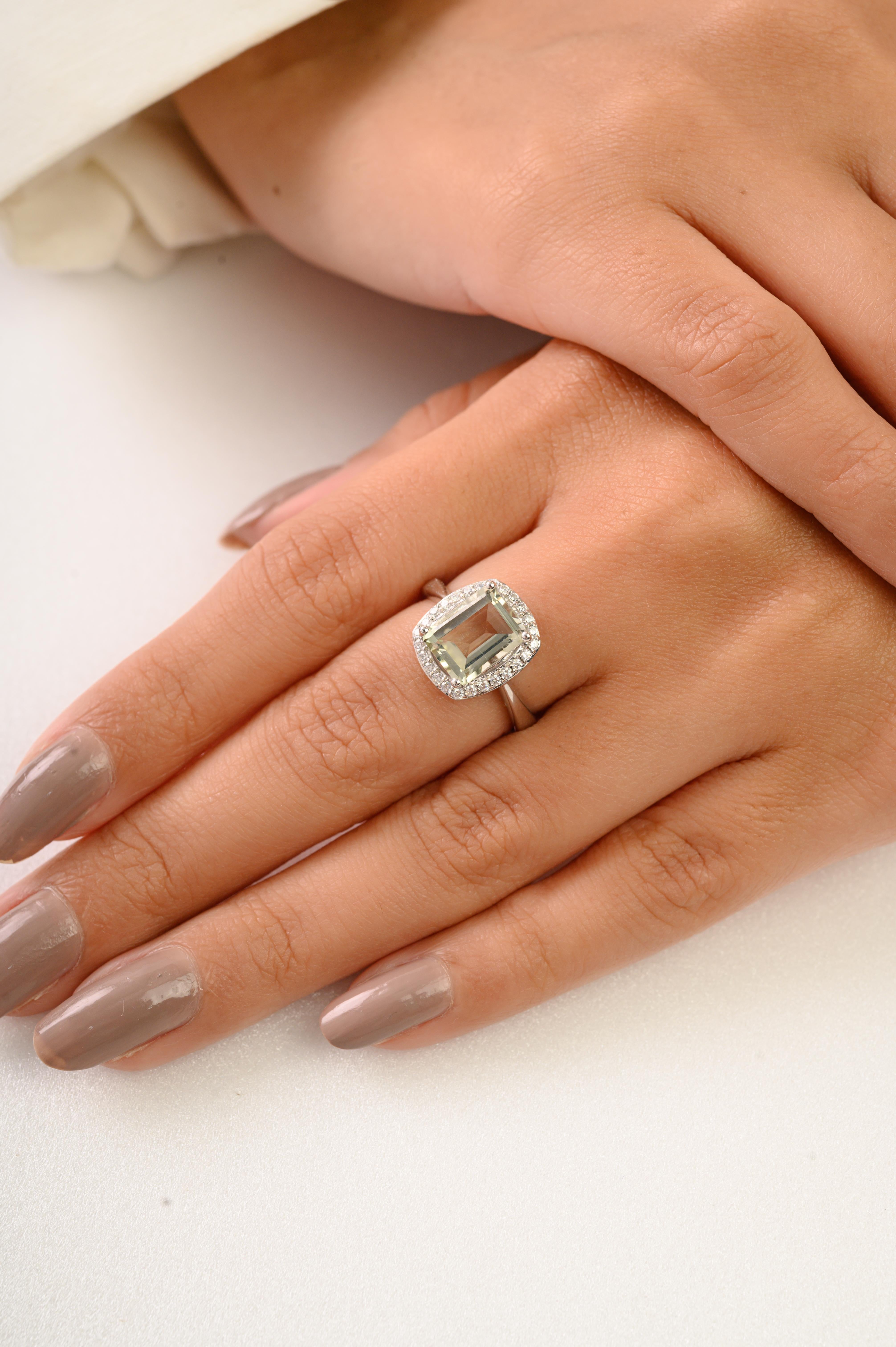 in vendita:  Anello a grappolo con ametista verde e zircone a raggiera in argento 925 Silvorra 8