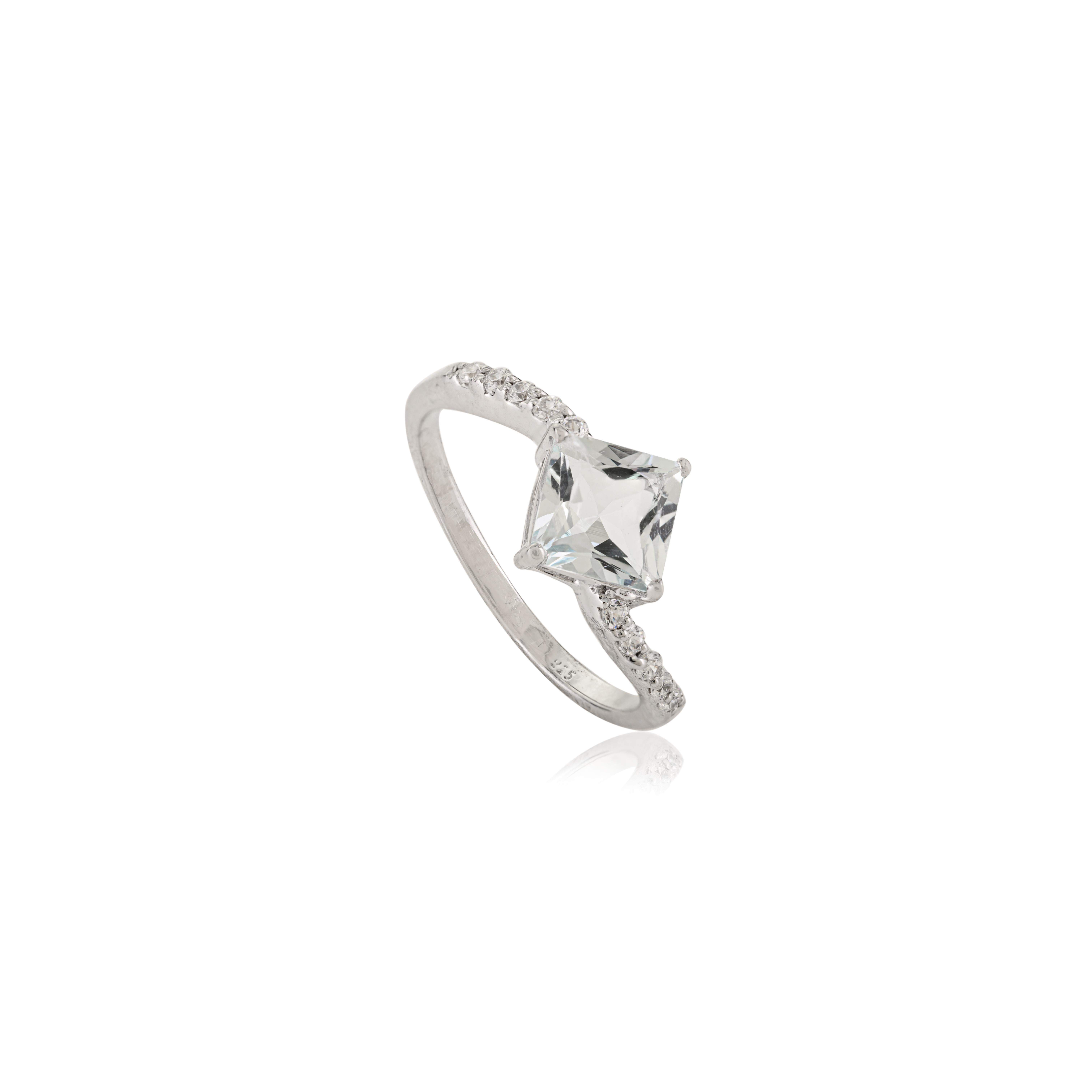 in vendita:  Anello solitario con acquamarina e zirconi bianchi in argento 925 Silvorra 9