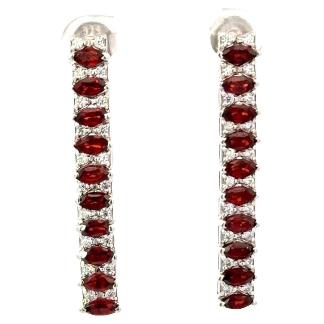 Orecchini a goccia lineari con granato naturale di Boemia in argento Sterling 925 Silvorra in vendita